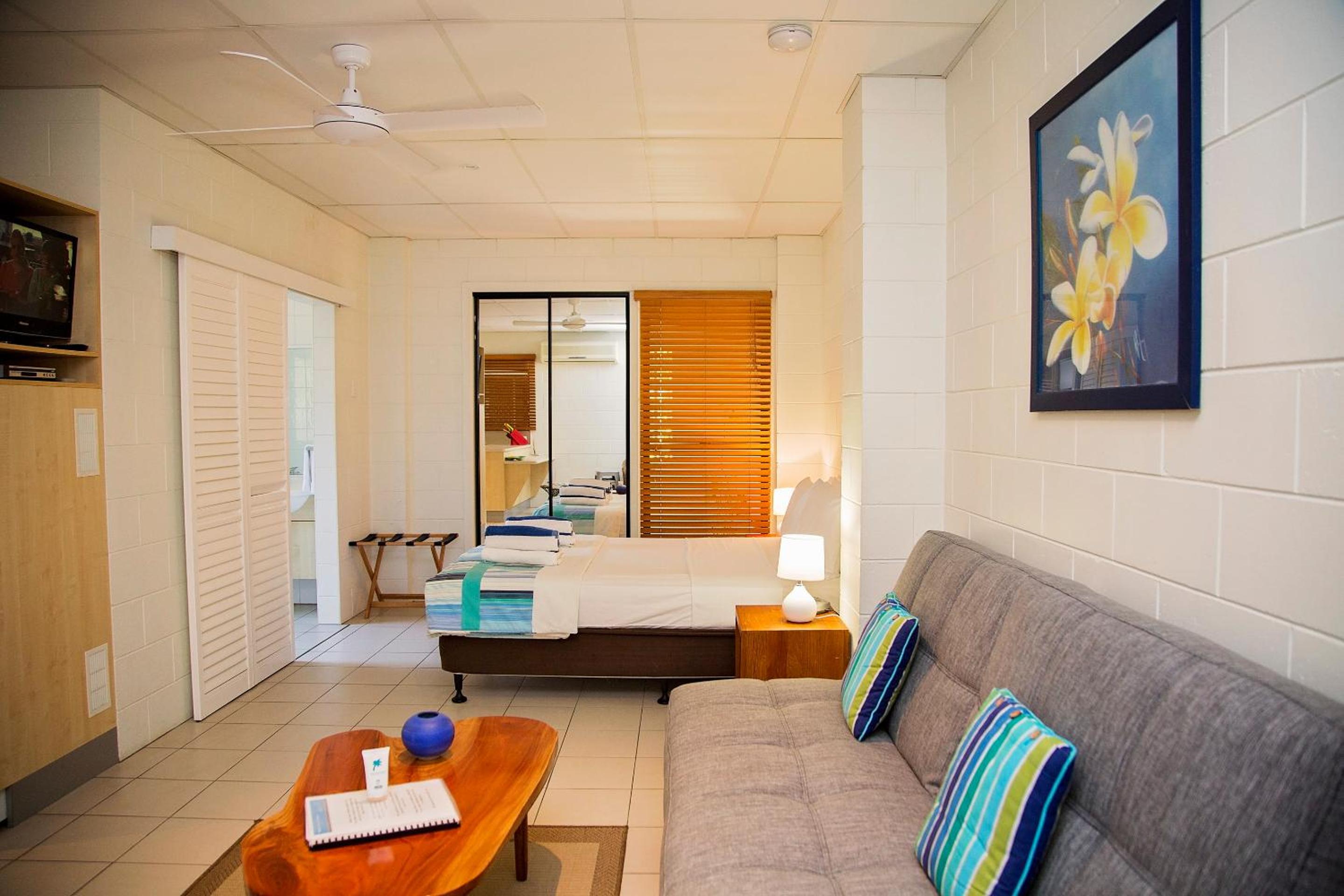Apollo Jewel Beachfront Apartments