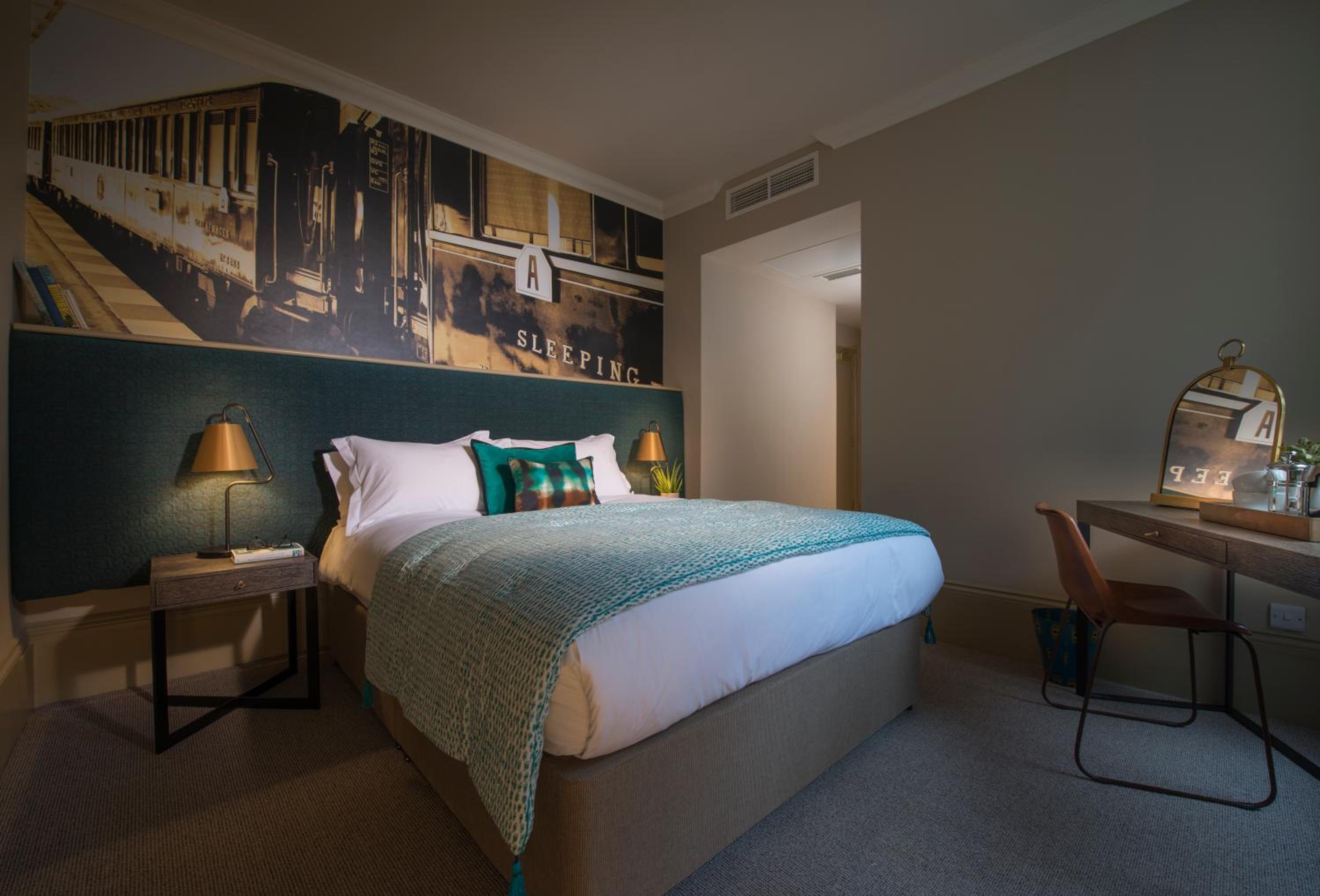 Harper's Steakhouse with Rooms, Haslemere view 3