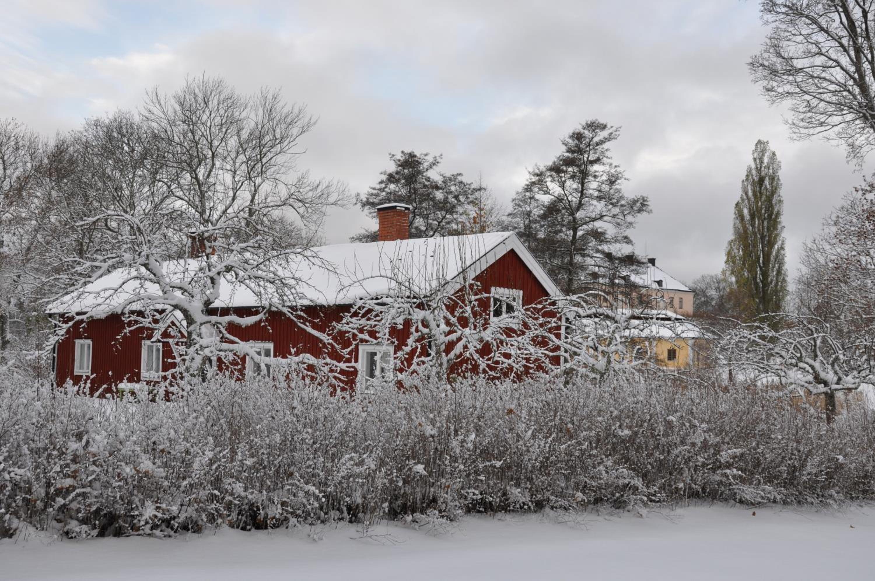 The Gardener House - Grönsöö Palace Garden view 3