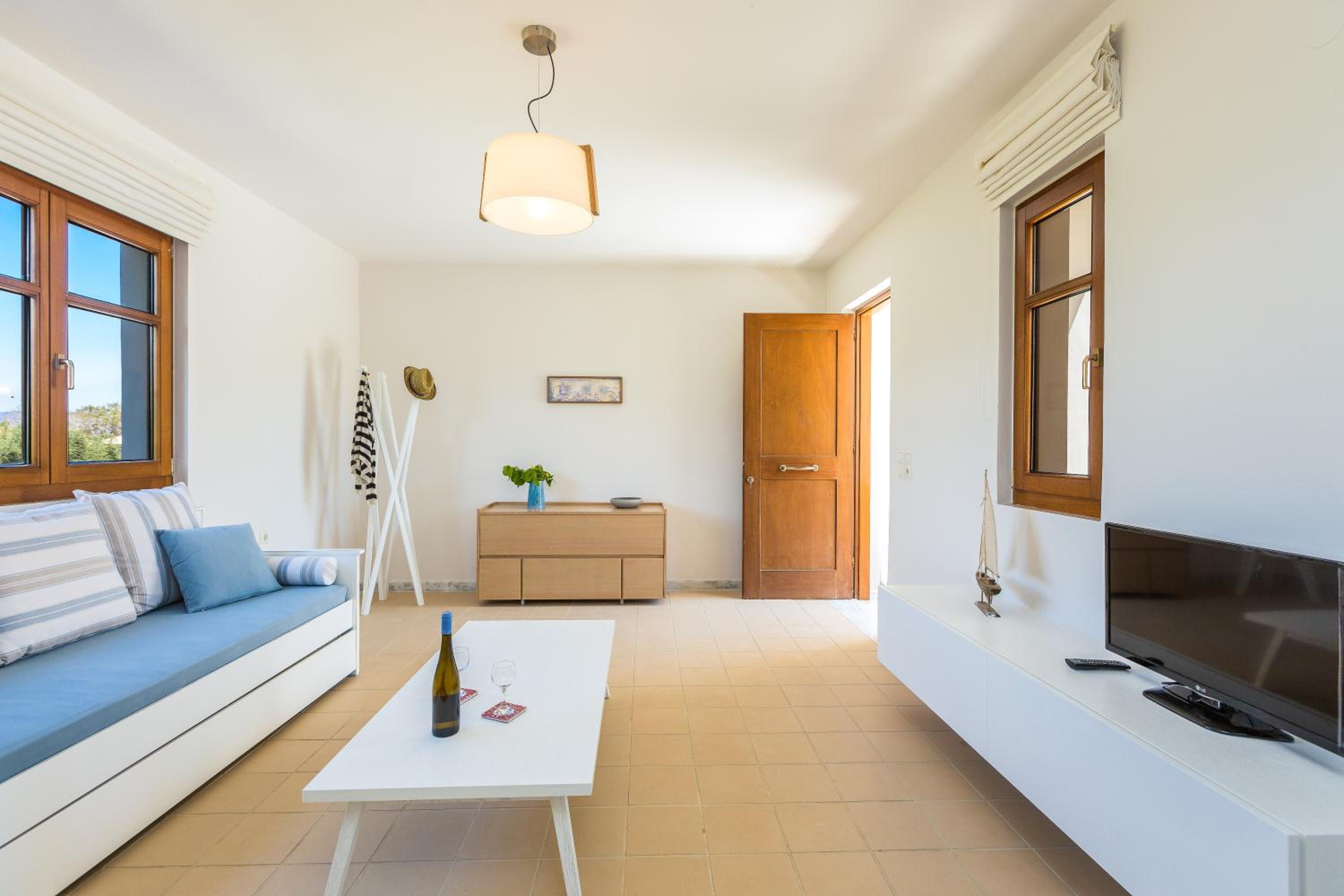 Mikro Livadi Special Lodges - Has an Eco Salt water pool - 150m from the beach