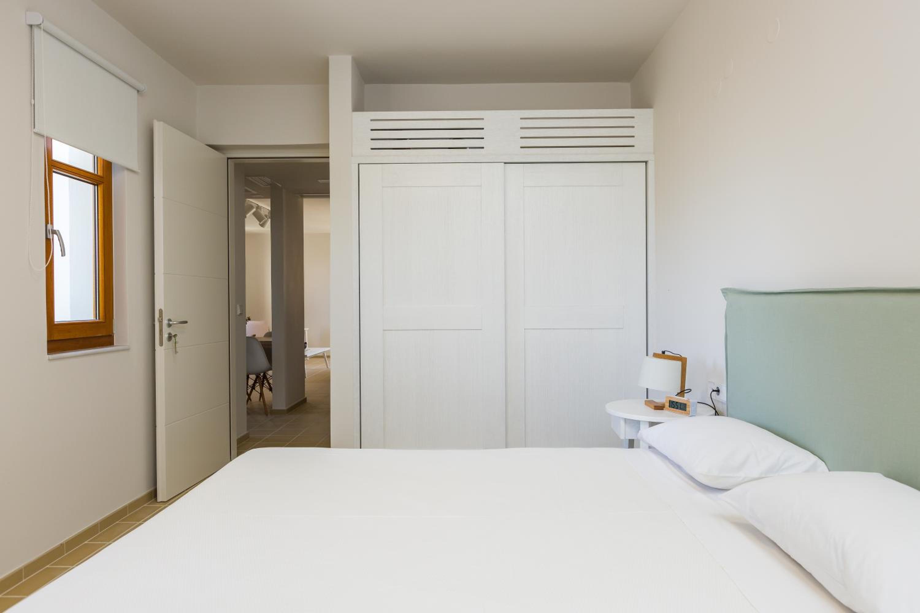 Mikro Livadi Special Lodges - Has an Eco Salt water pool - 150m from the beach