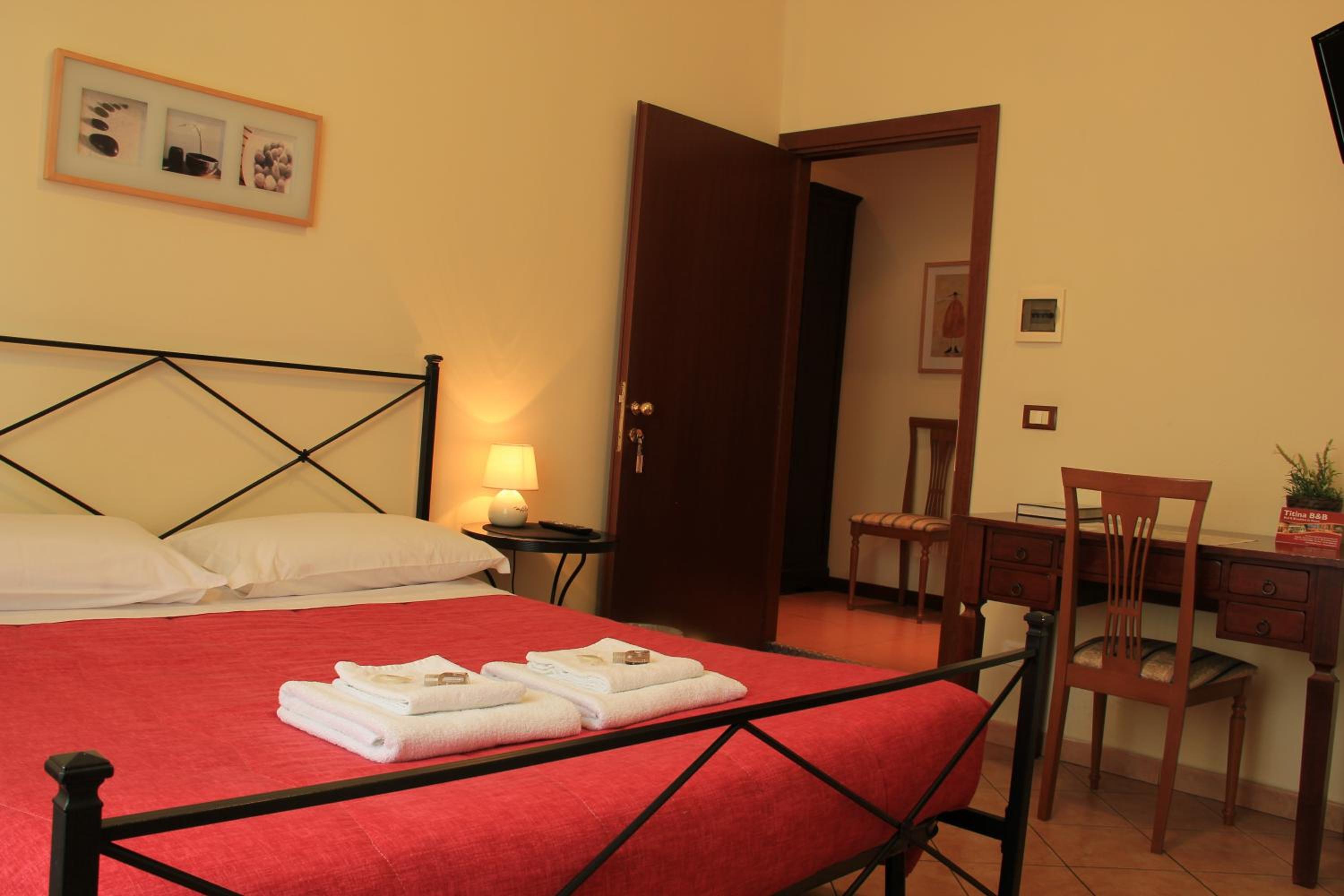 Titina B&B en Rome — hotel room