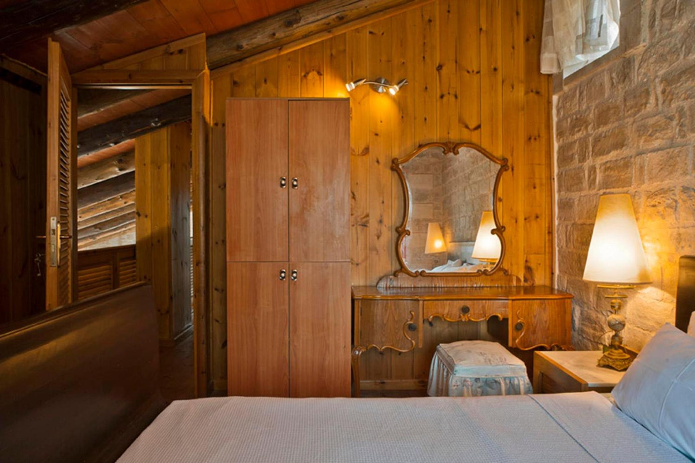 Stone Built Private villa Limeri with pool, BBQ & Shaded Patio