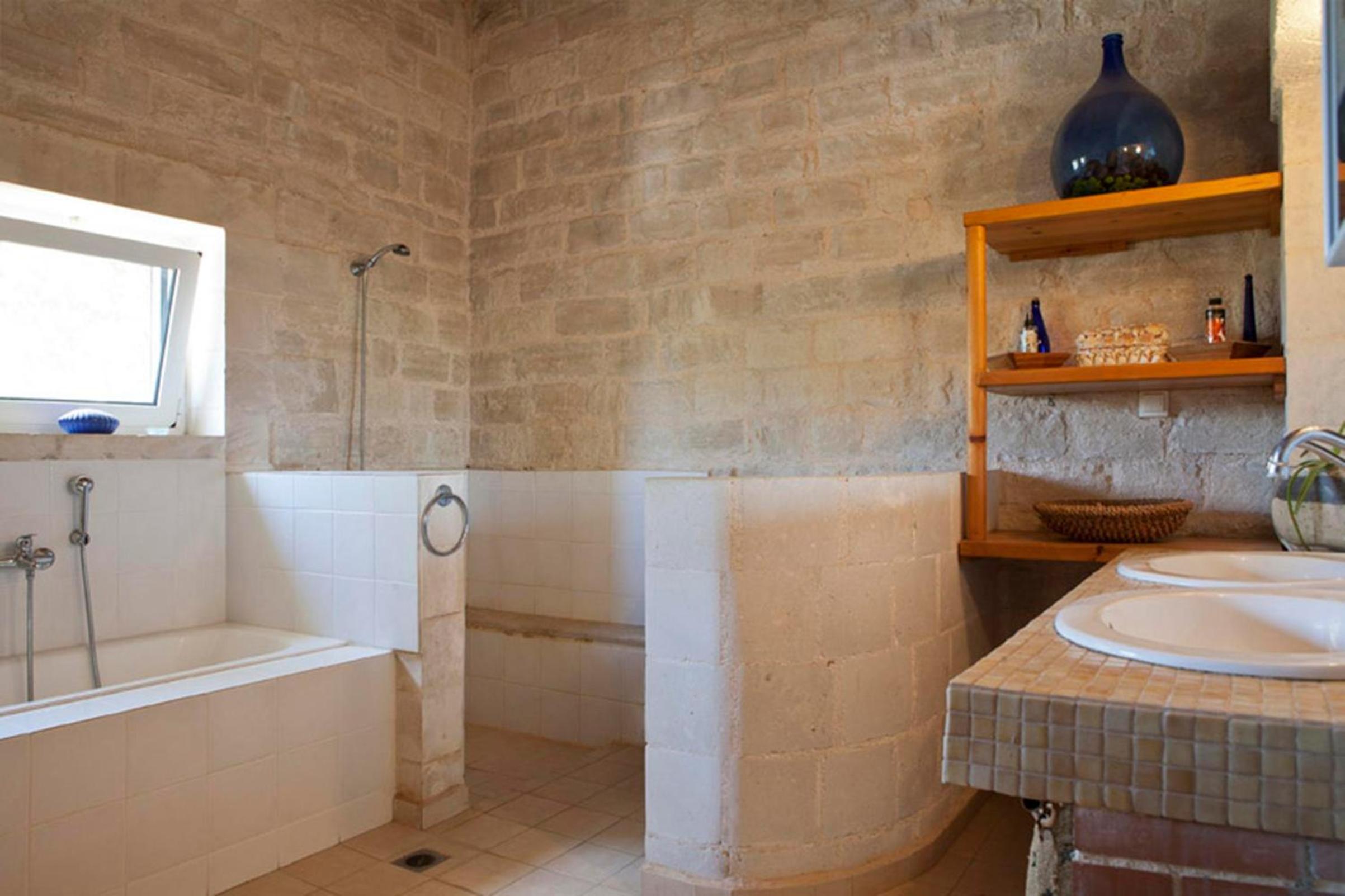 Stone Built Private villa Limeri with pool, BBQ & Shaded Patio