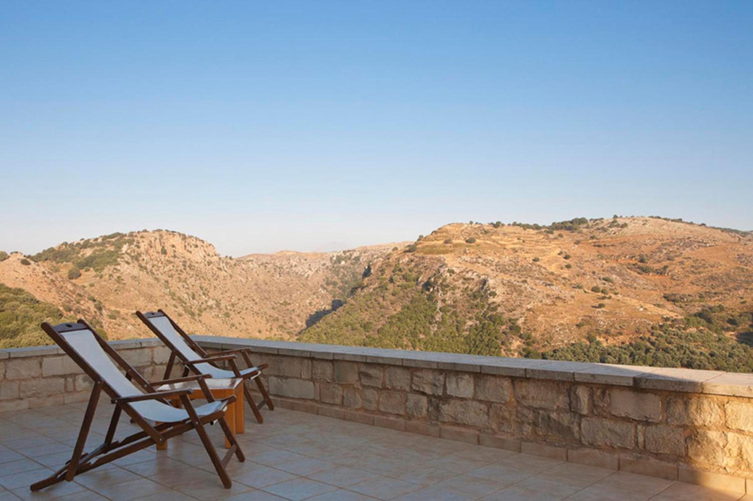 Stone Built Private villa Limeri with pool, BBQ & Shaded Patio