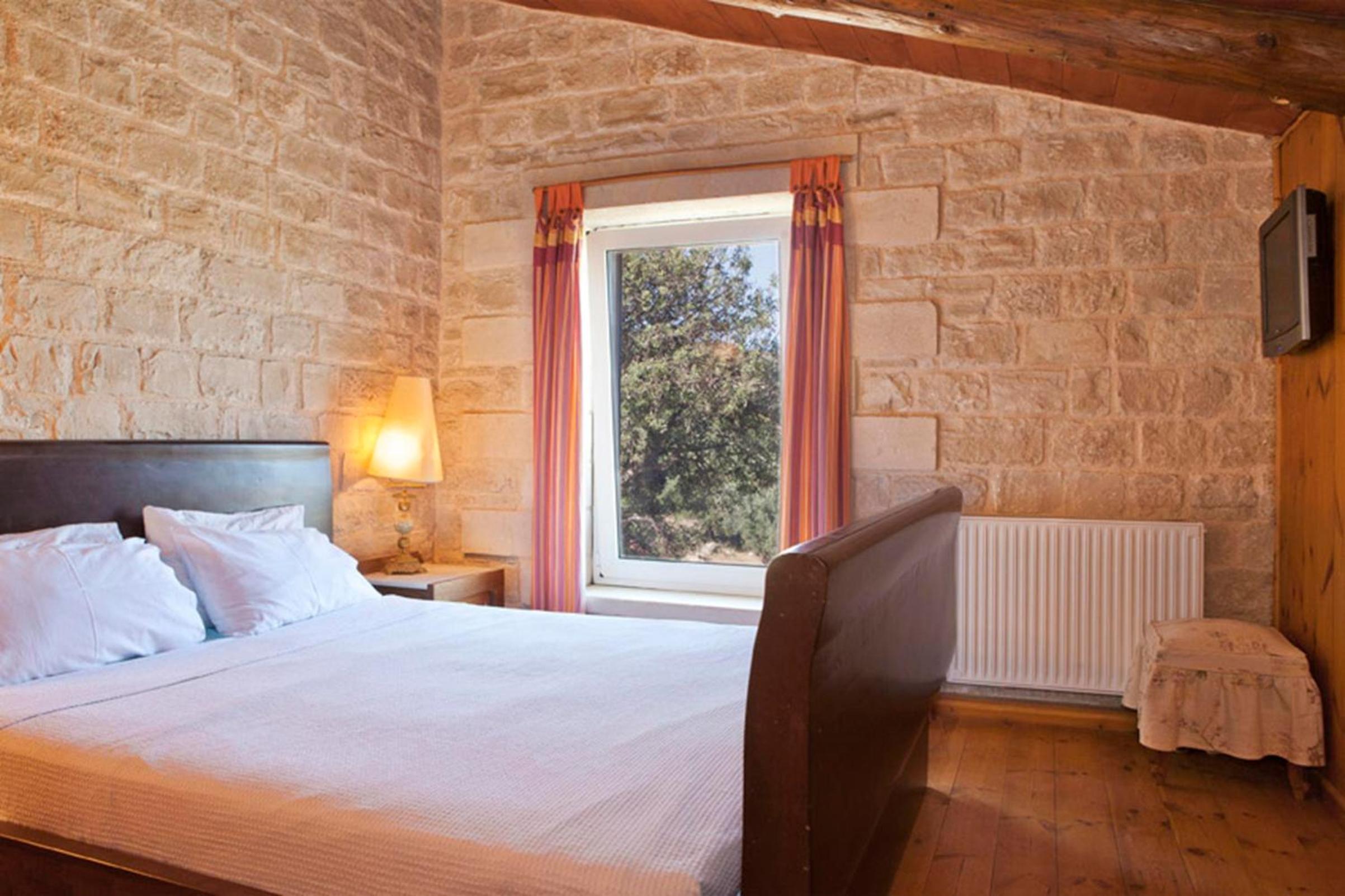 Stone Built Private villa Limeri with pool, BBQ & Shaded Patio