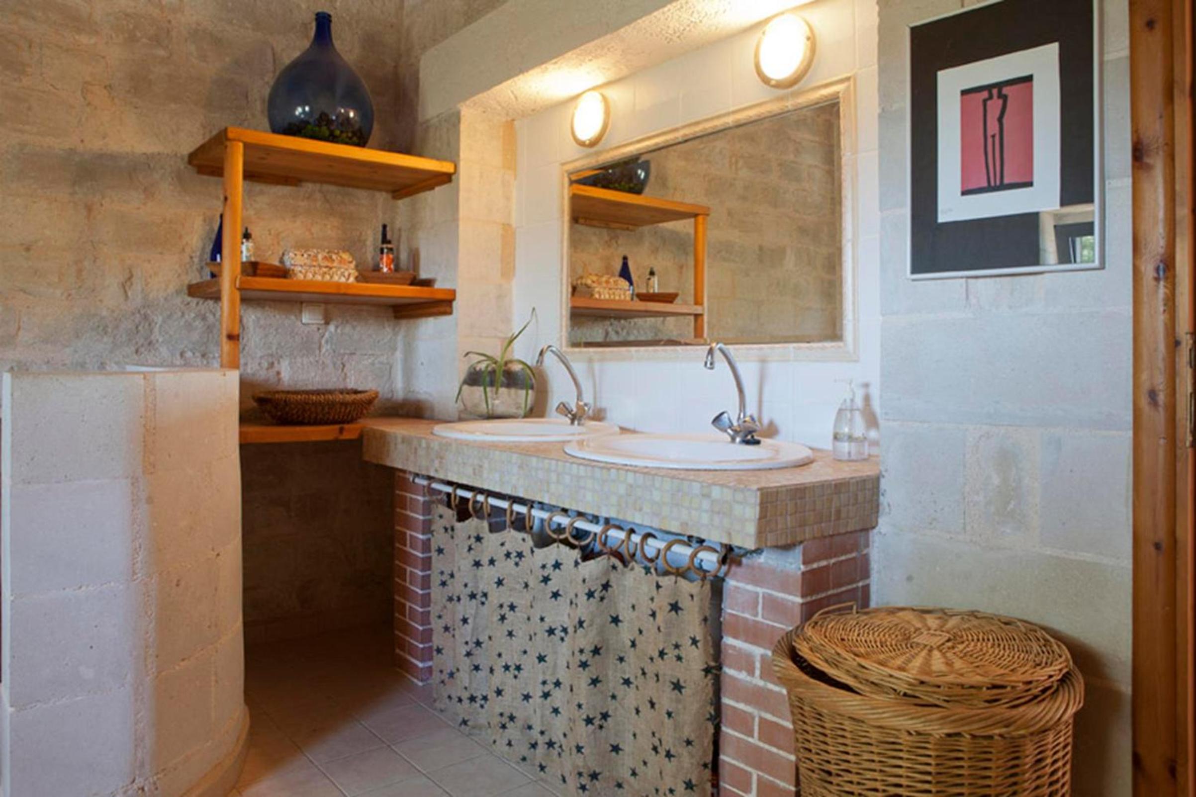 Stone Built Private villa Limeri with pool, BBQ & Shaded Patio