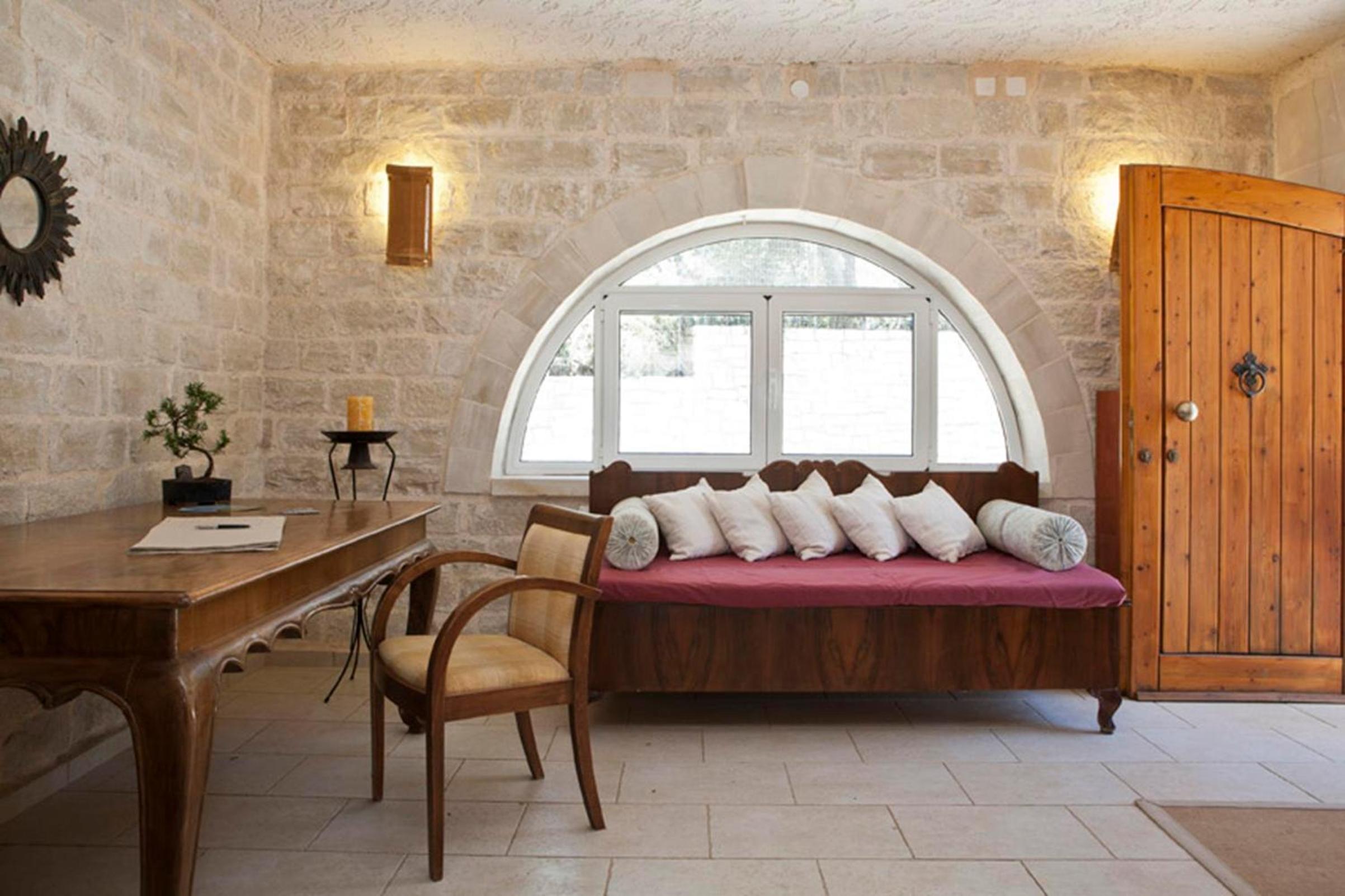 Stone Built Private villa Limeri with pool, BBQ & Shaded Patio