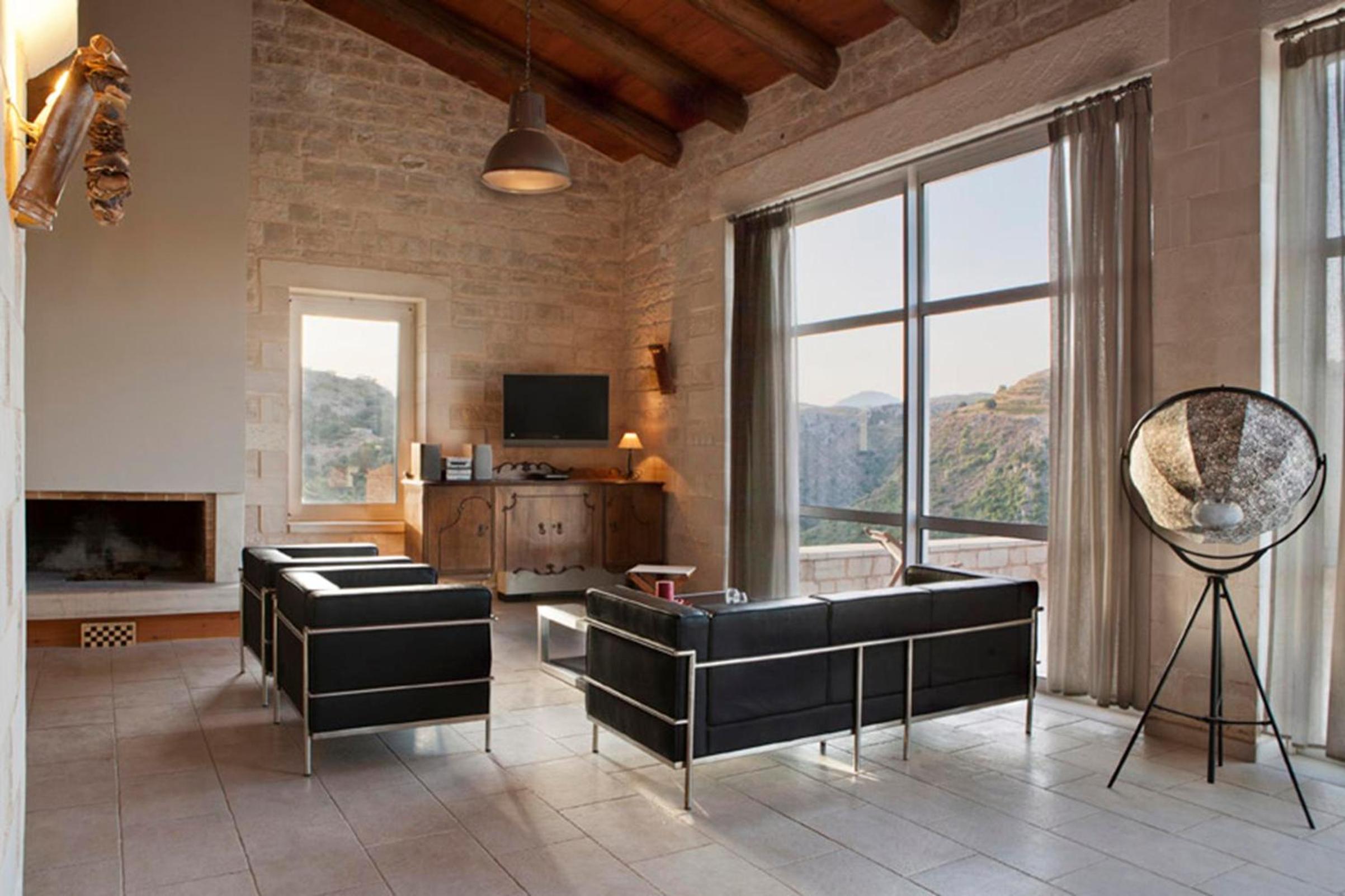 Stone Built Private villa Limeri with pool, BBQ & Shaded Patio