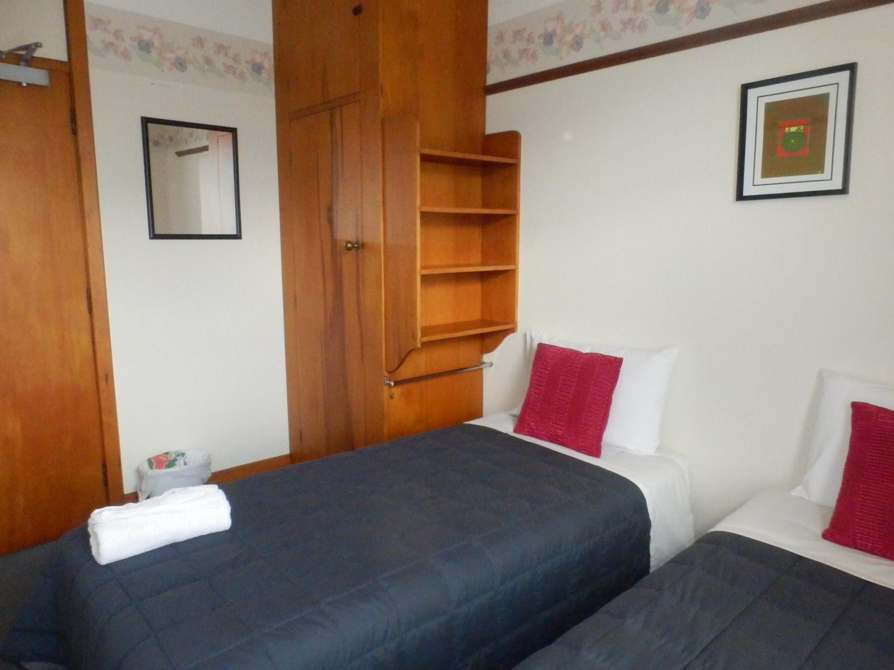 Thomas's Catlins Lodge and Camp Ground view 2