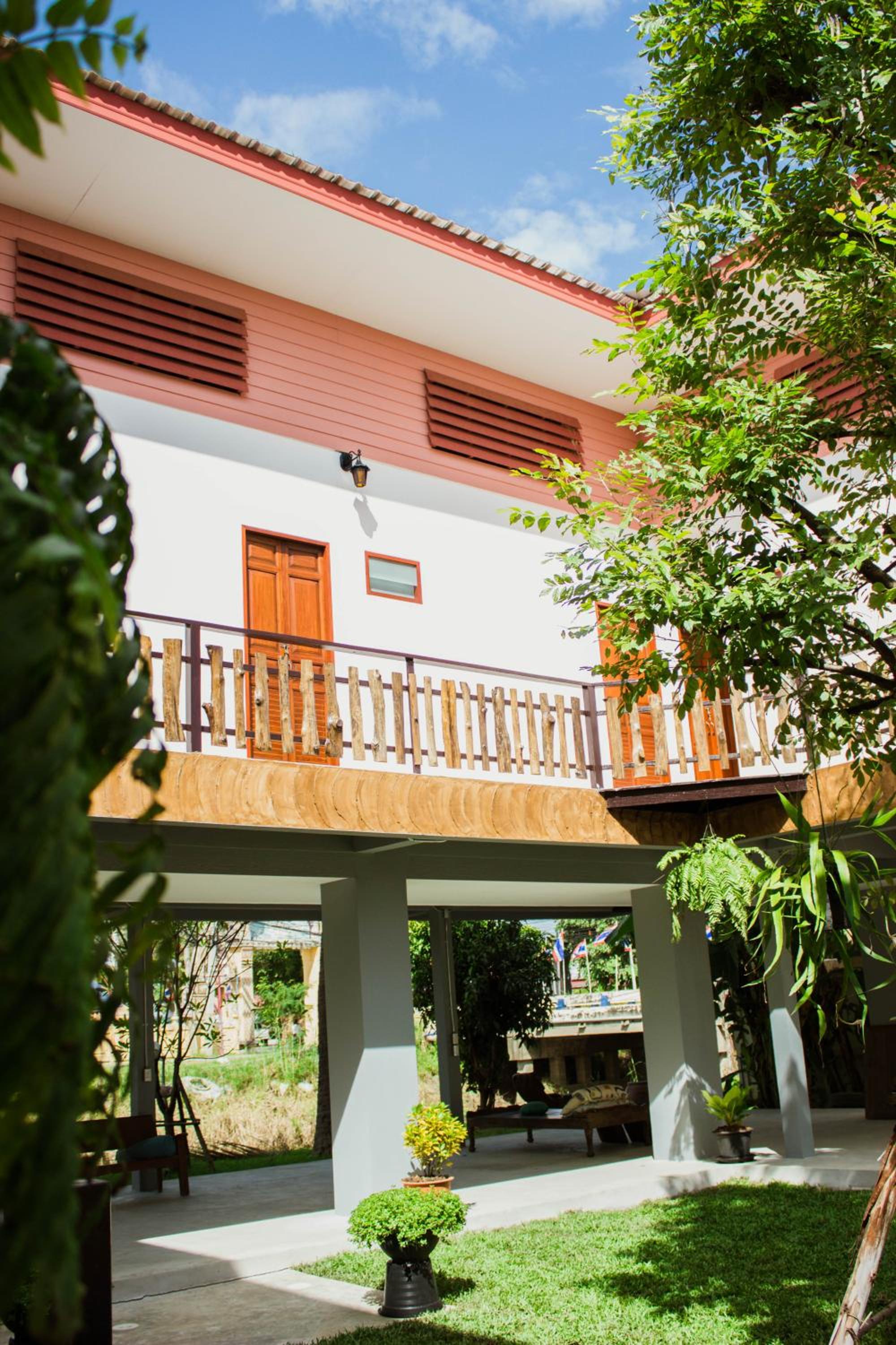 Ban Klong Srabua