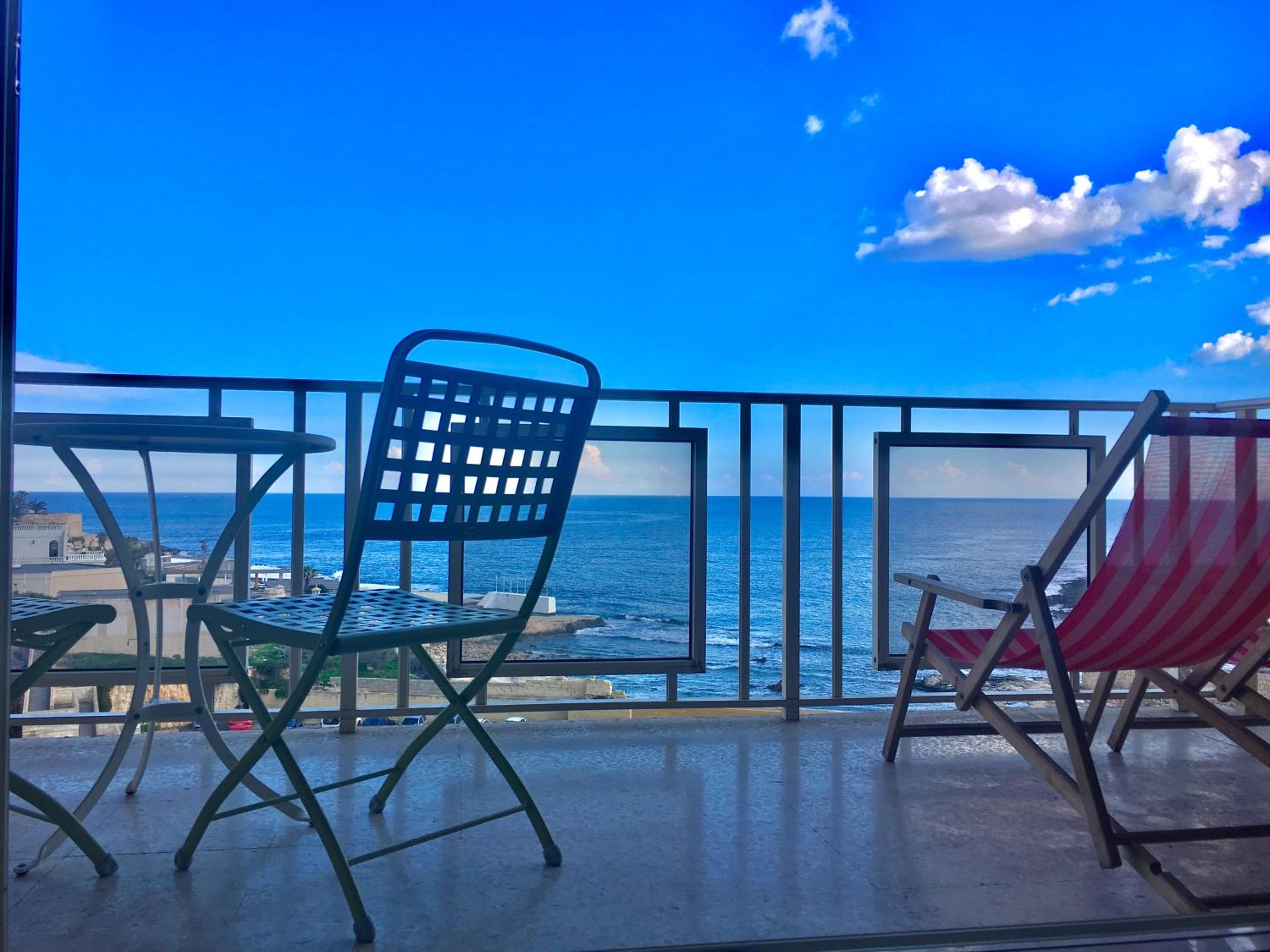 Sea-mist luxury escape — St Julian's