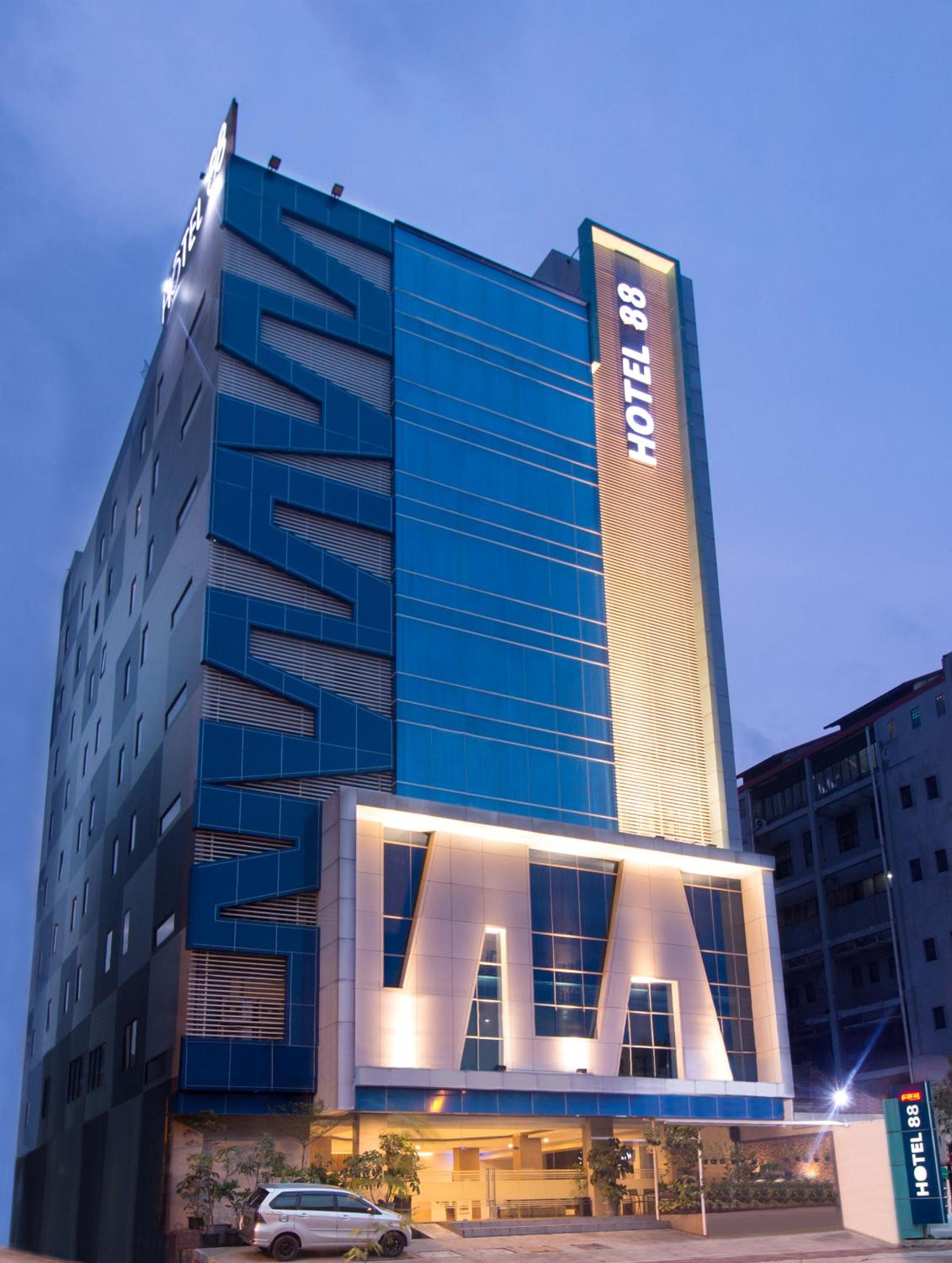 Hotel 88 Mangga Besar 62 - Best Breakfast - Near By Ancol And Government Center