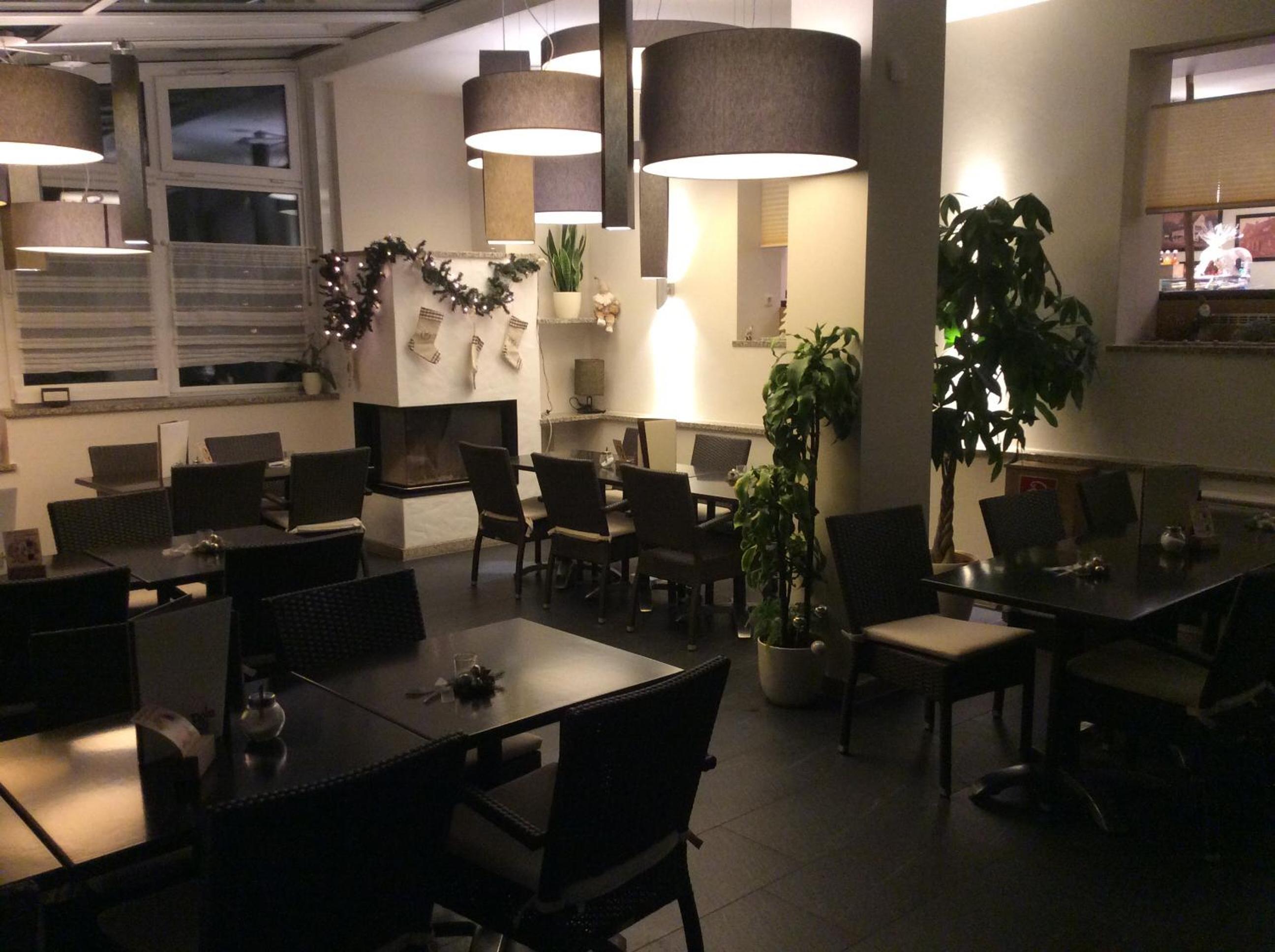 Hotel Konditorei Cafe Dora