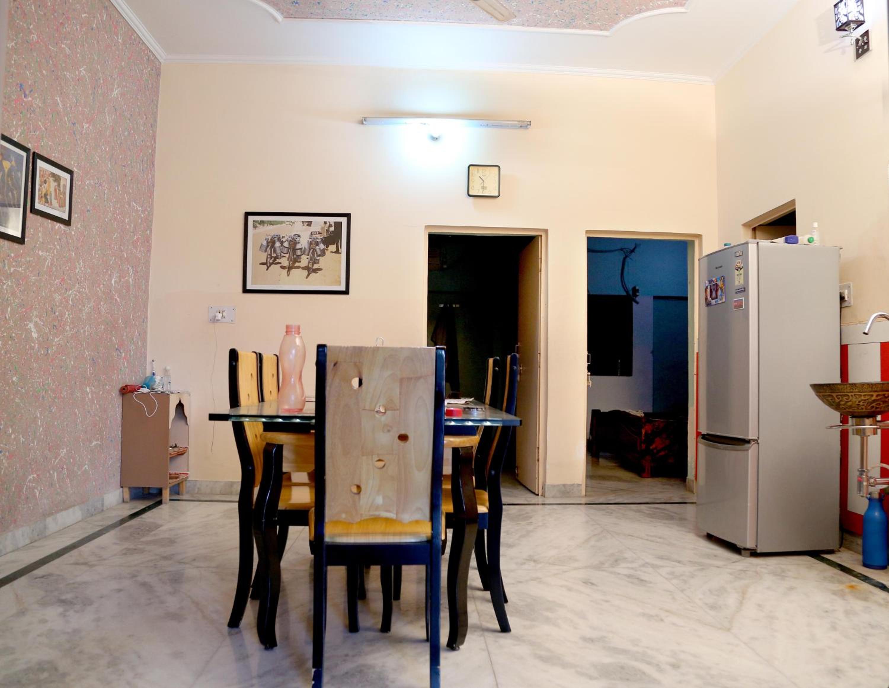 Tuk Tuk Homestay