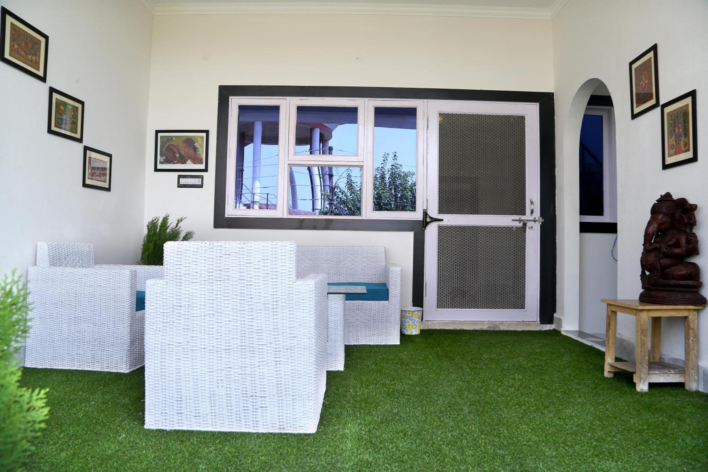 Tuk Tuk Homestay