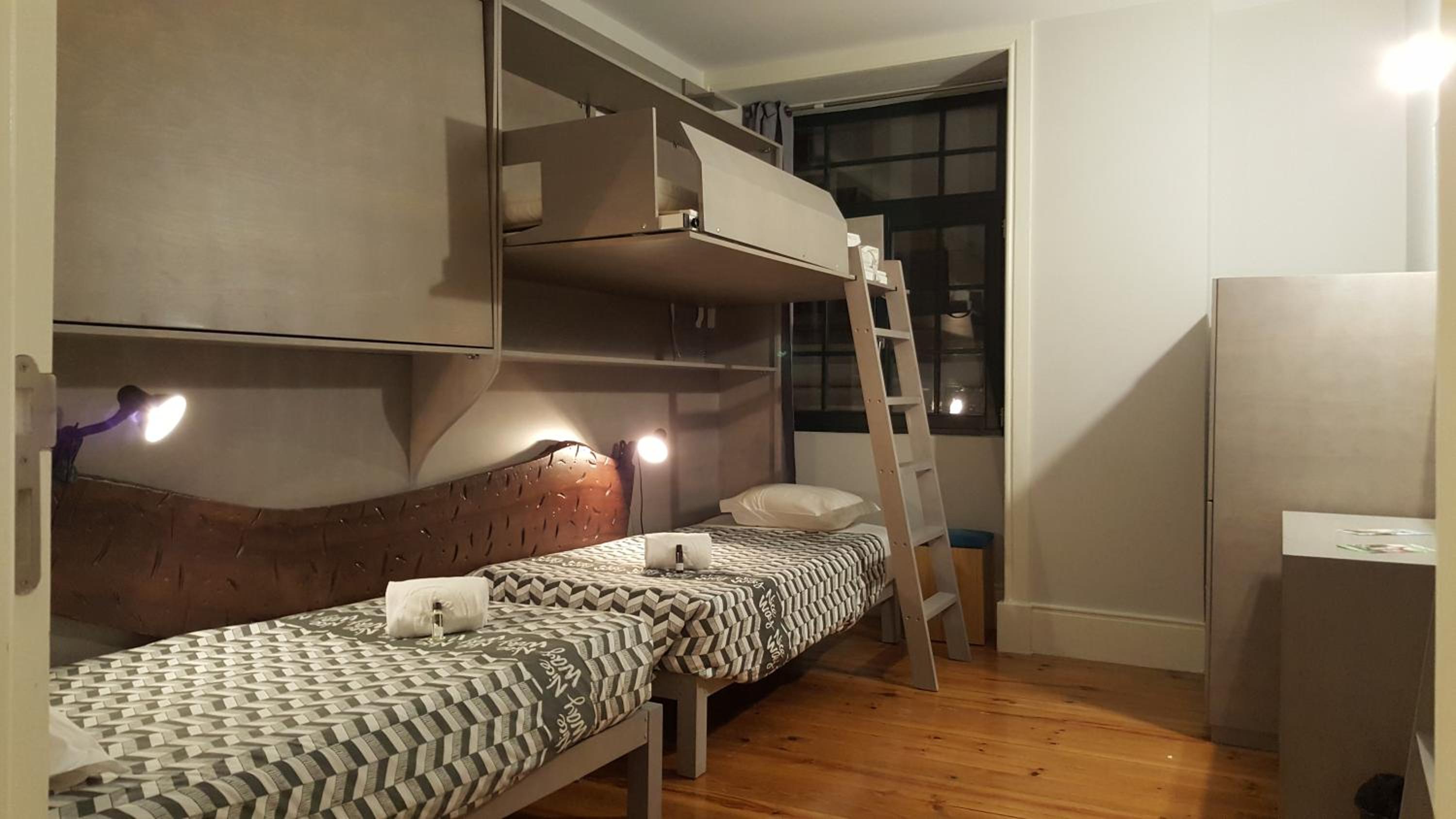 Nice Way Porto Hostel