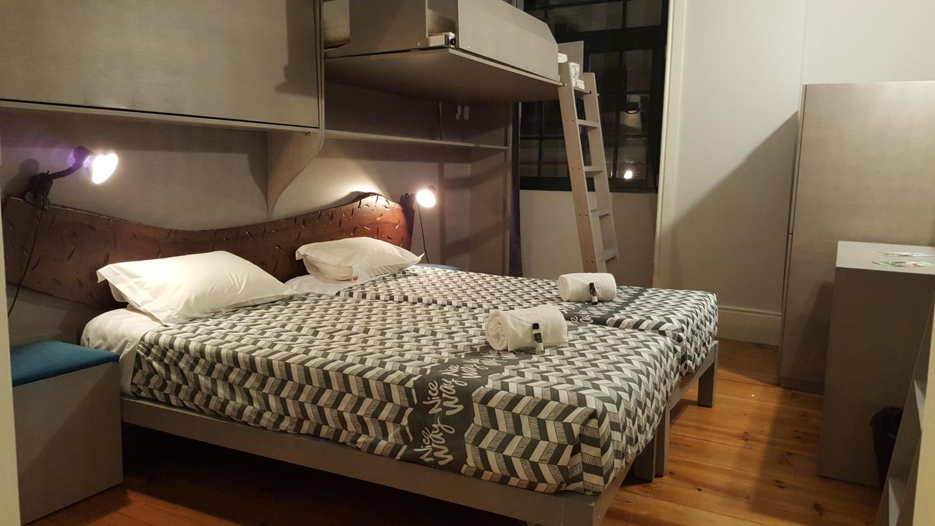 Nice Way Porto Hostel