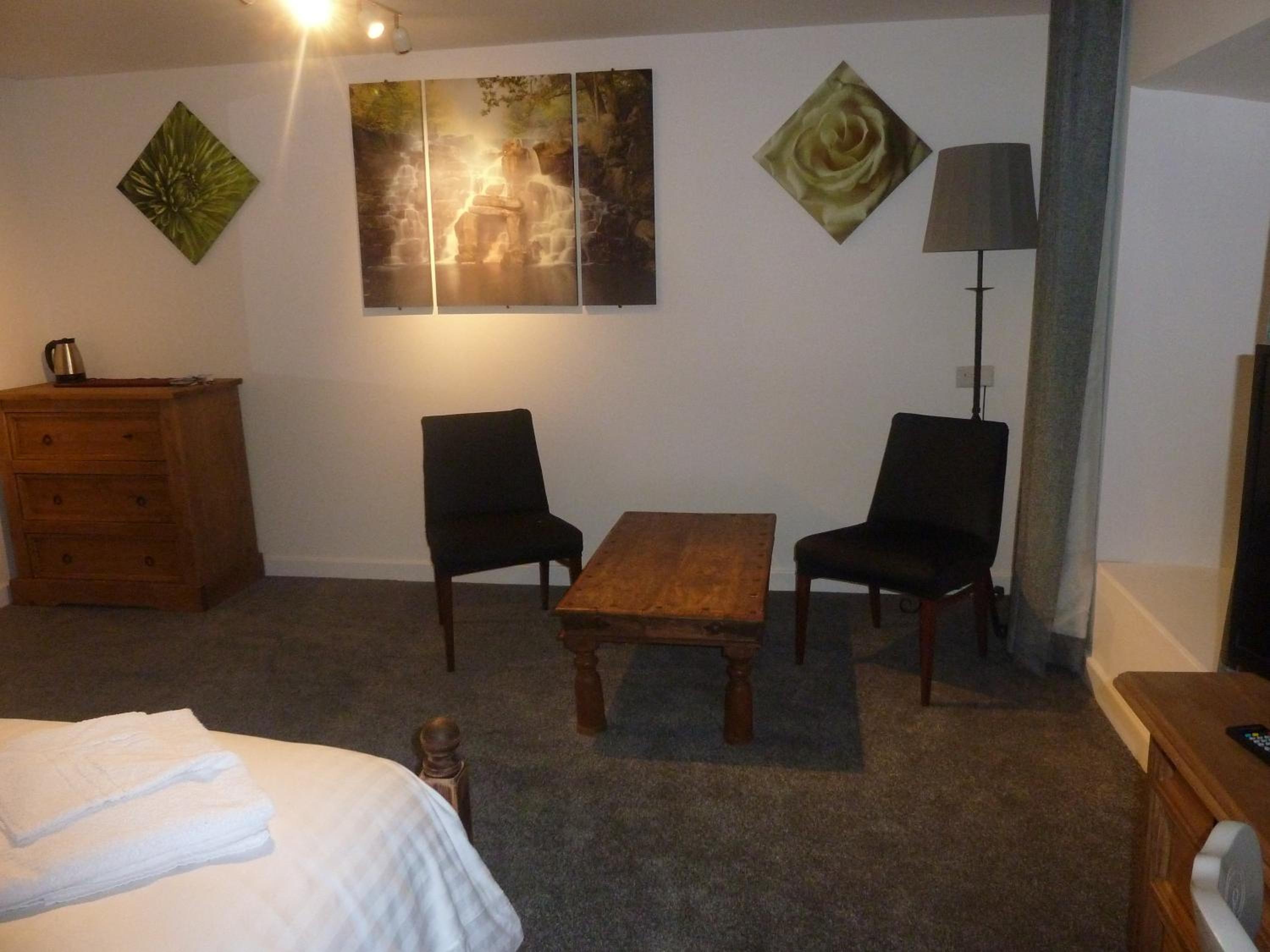 Parrett Hotel