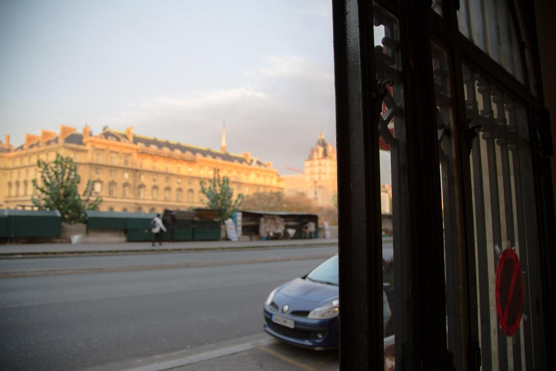 Just Renovated 138m2 On The Seine