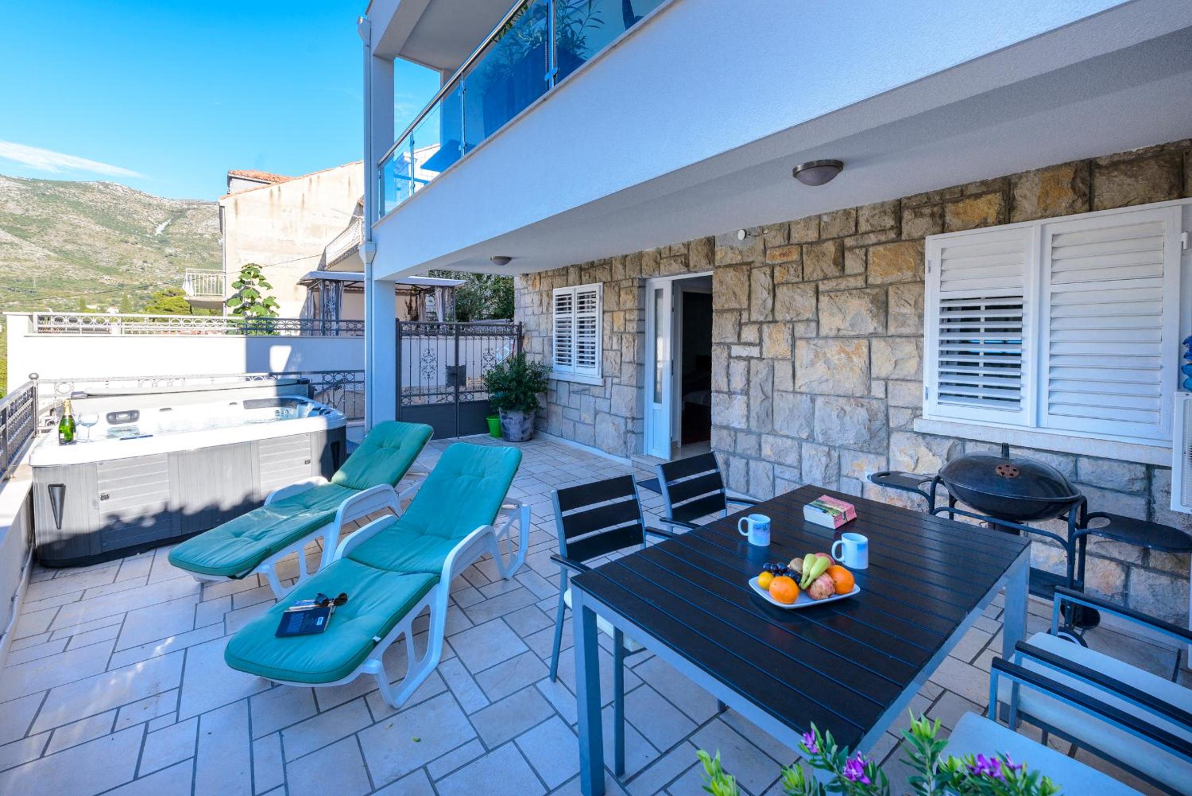 Apartments Niko view 3