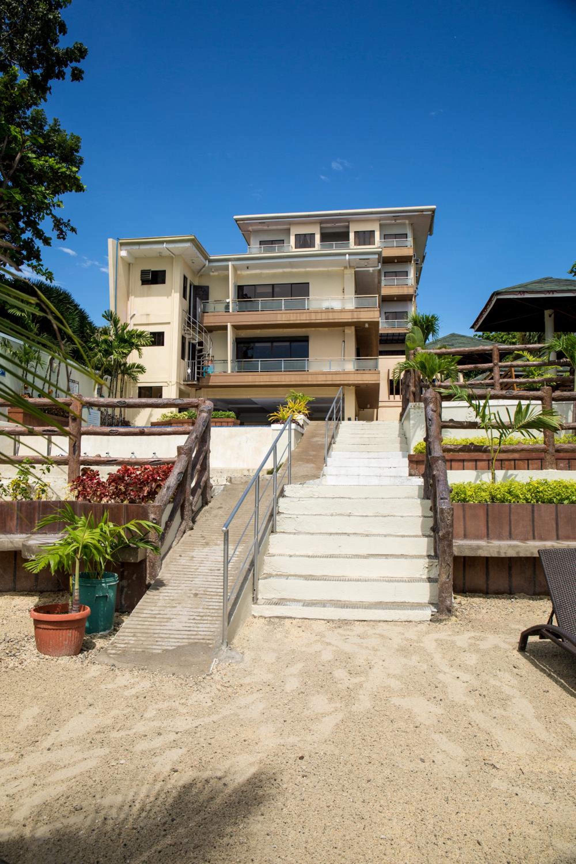 Palmbeach Resort Mactan Cebu powered by Cocotel view 4