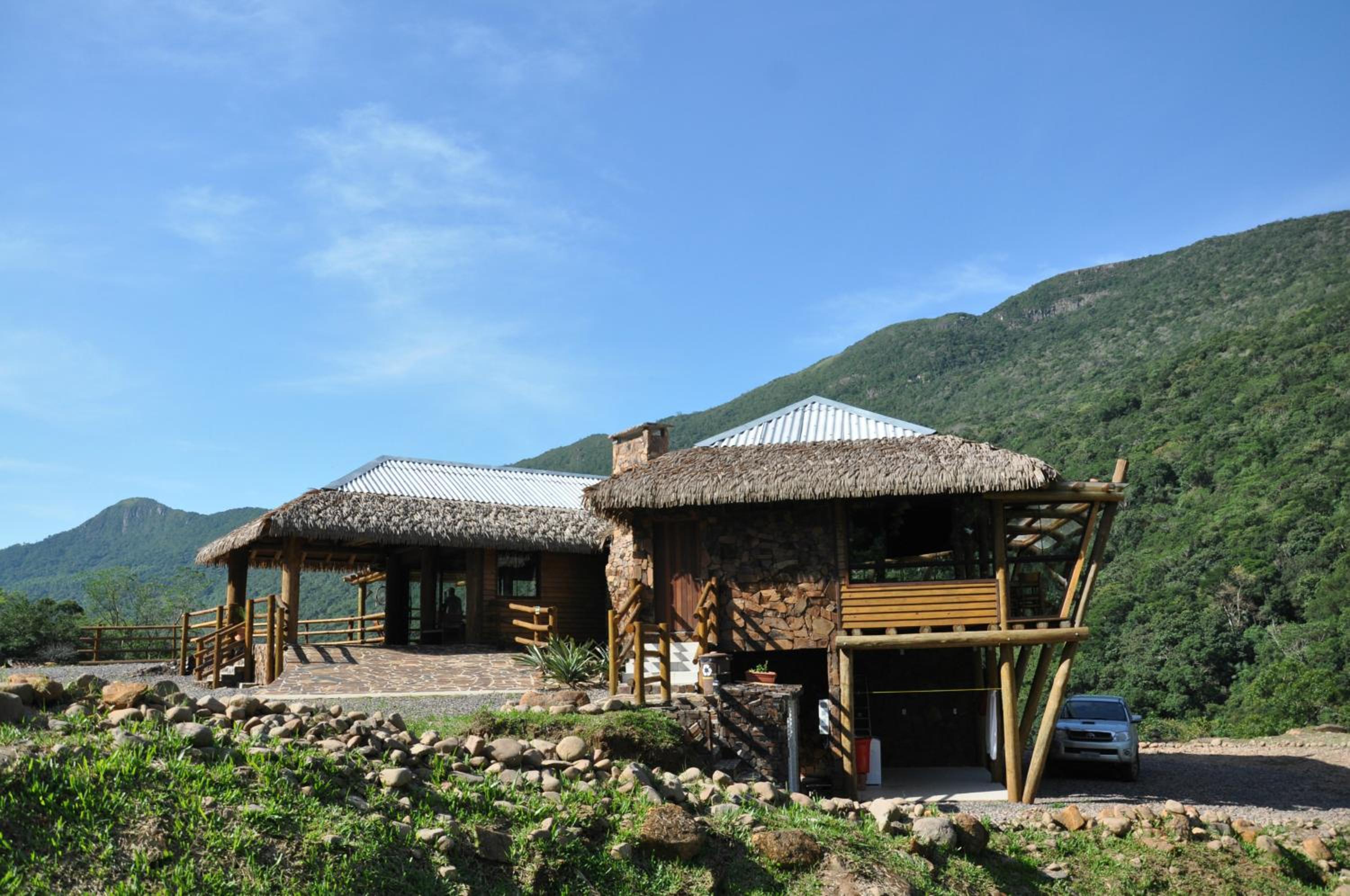 Cachoeira dos Borges Cabanas e Parque