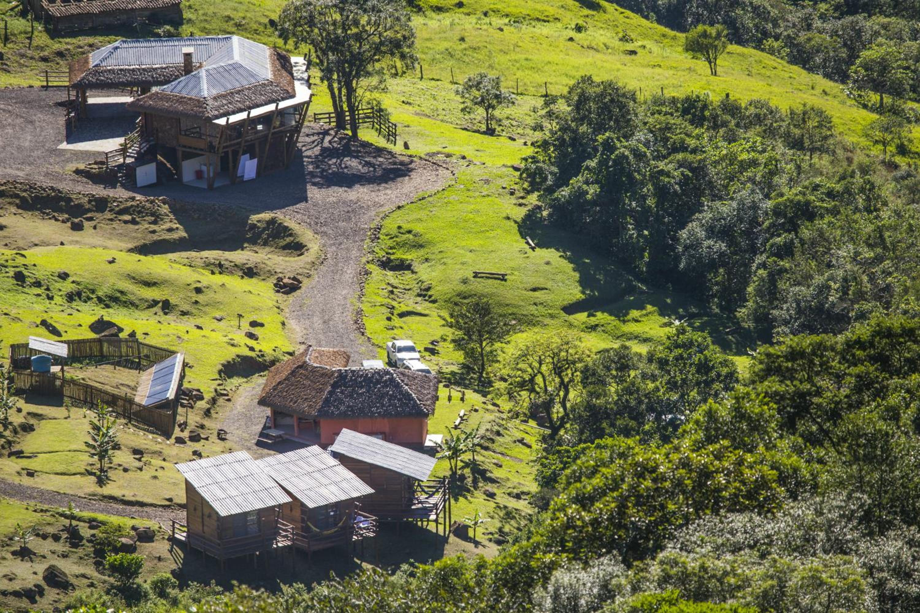 Cachoeira dos Borges Cabanas e Parque