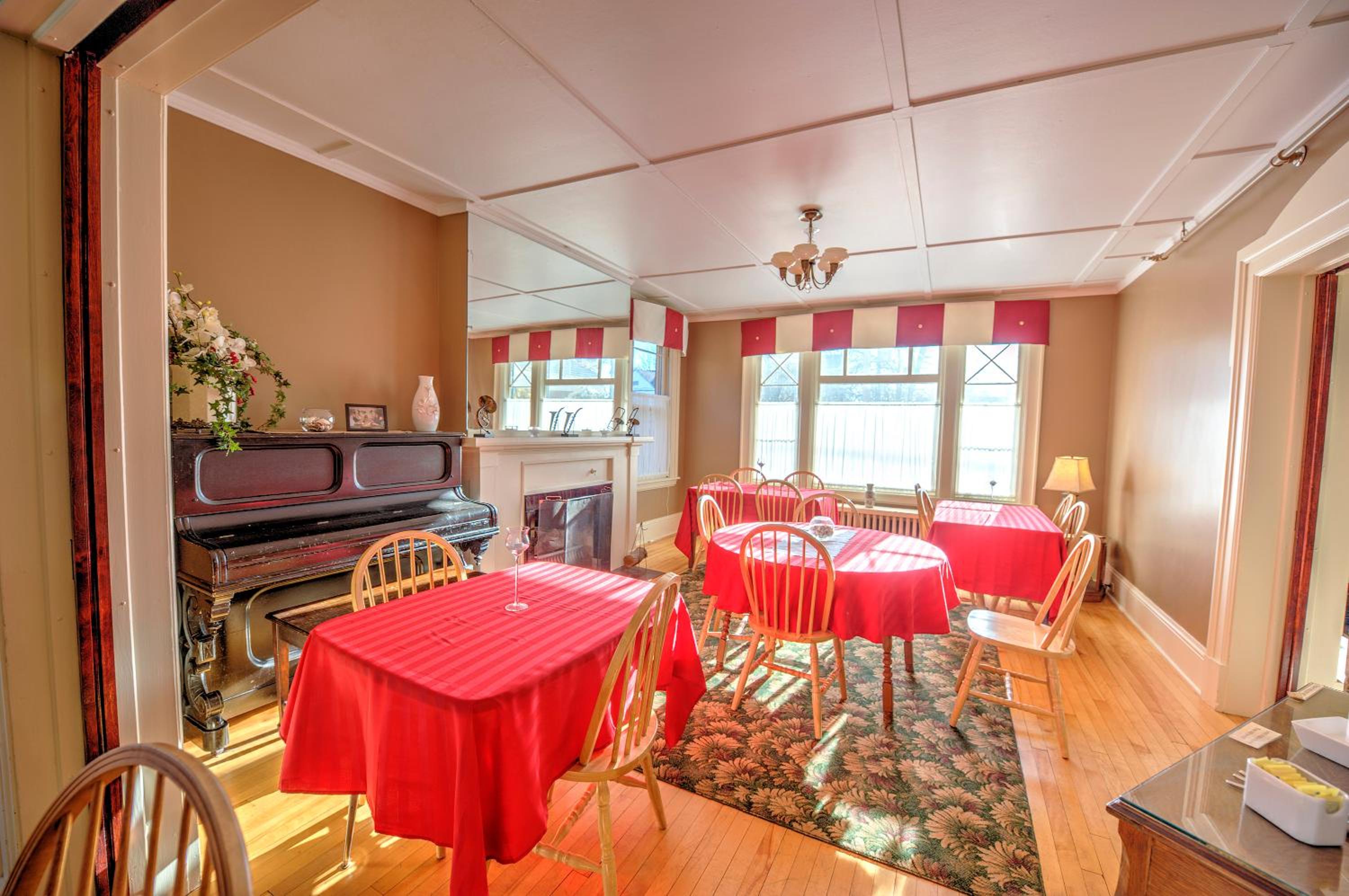 Charlottetown Vacations - The Sonata Inn - Property Image 5