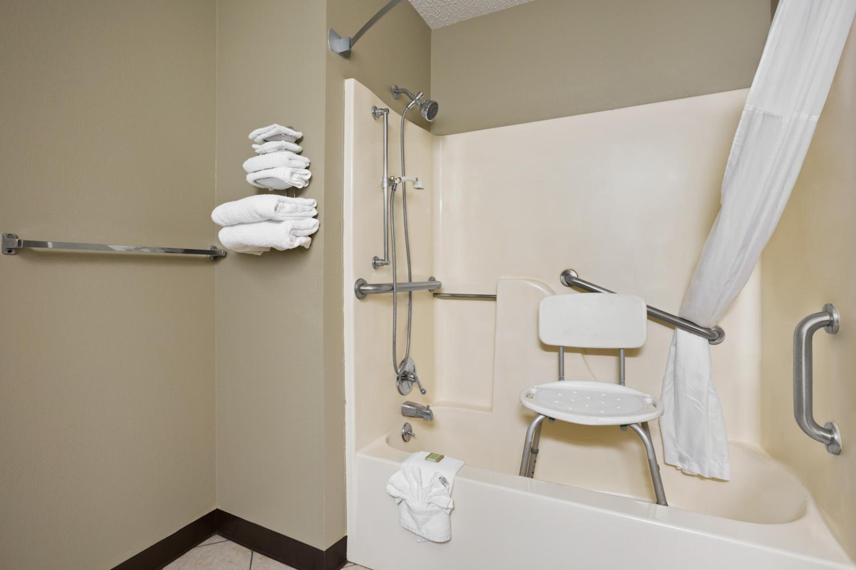 Russellville Vacations - Super 8 by Wyndham Russellville - Property Image 7