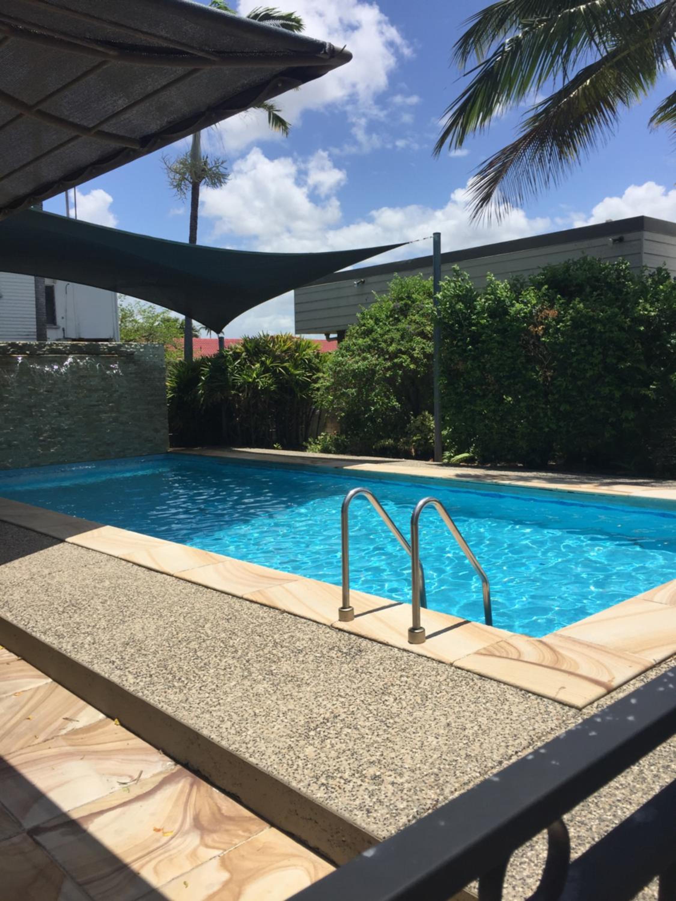 Country Plaza Motor Inn