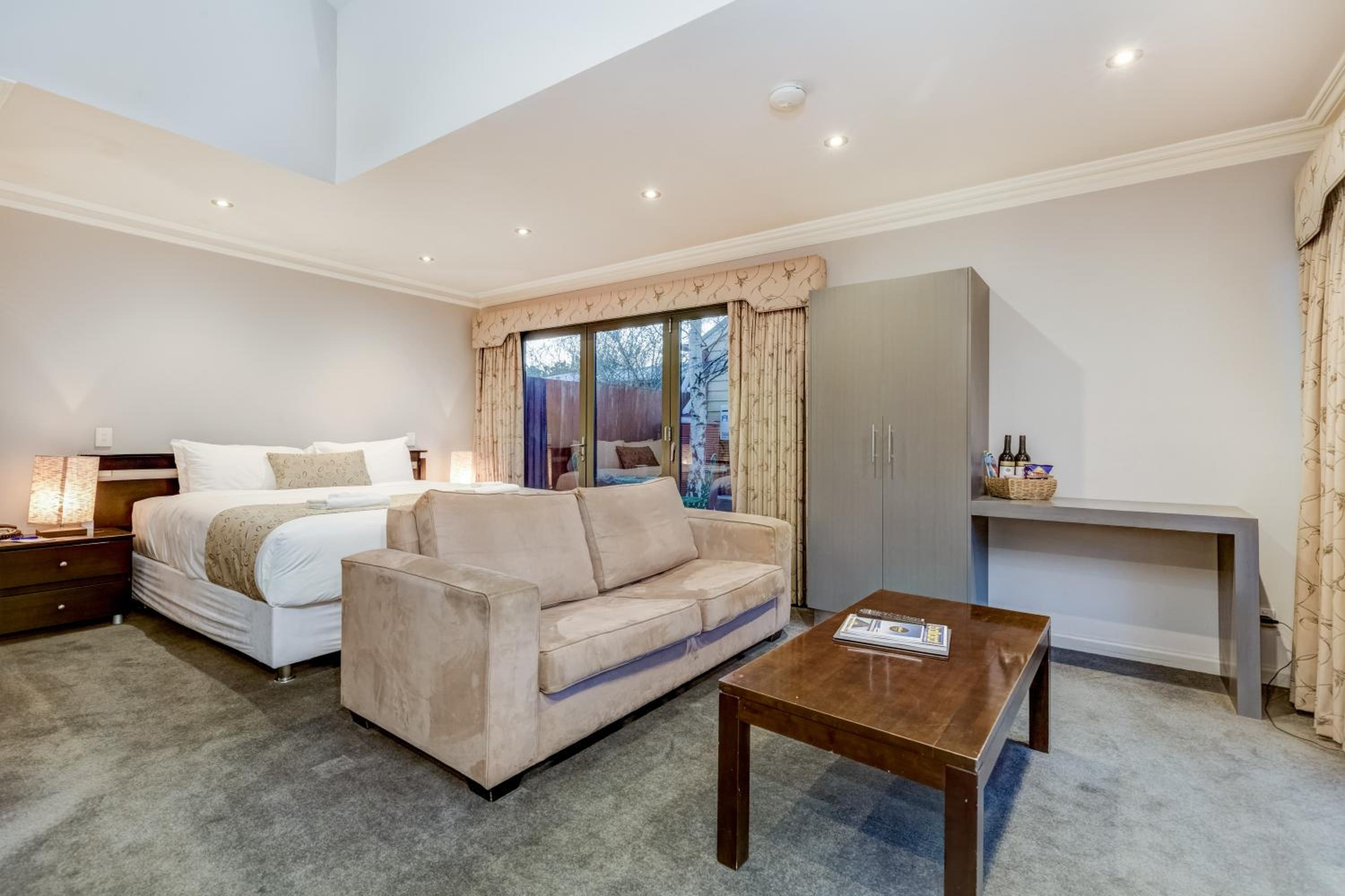 Ballarat Vacations - Seymours On Lydiard - Property Image 1