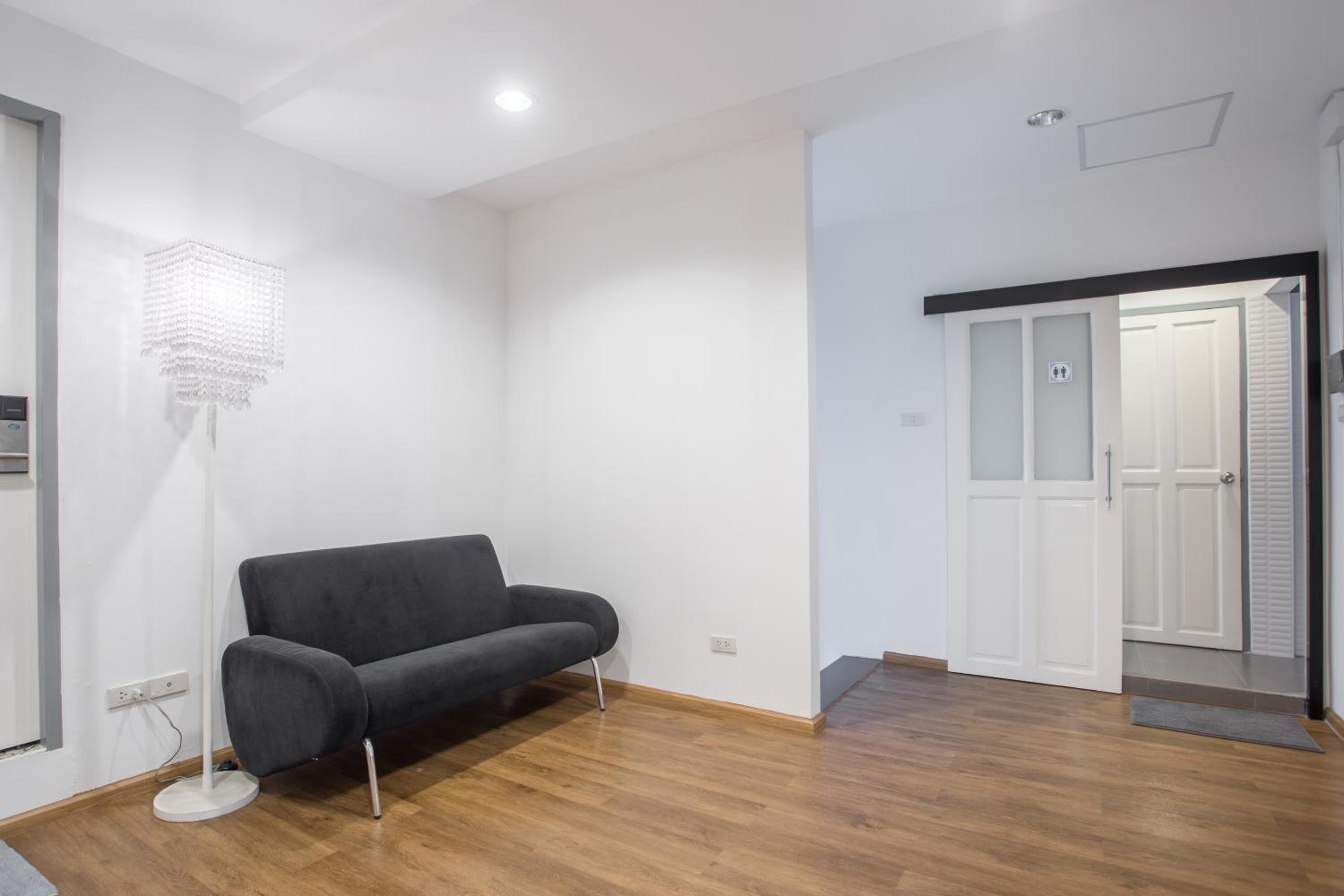 X9Hostel