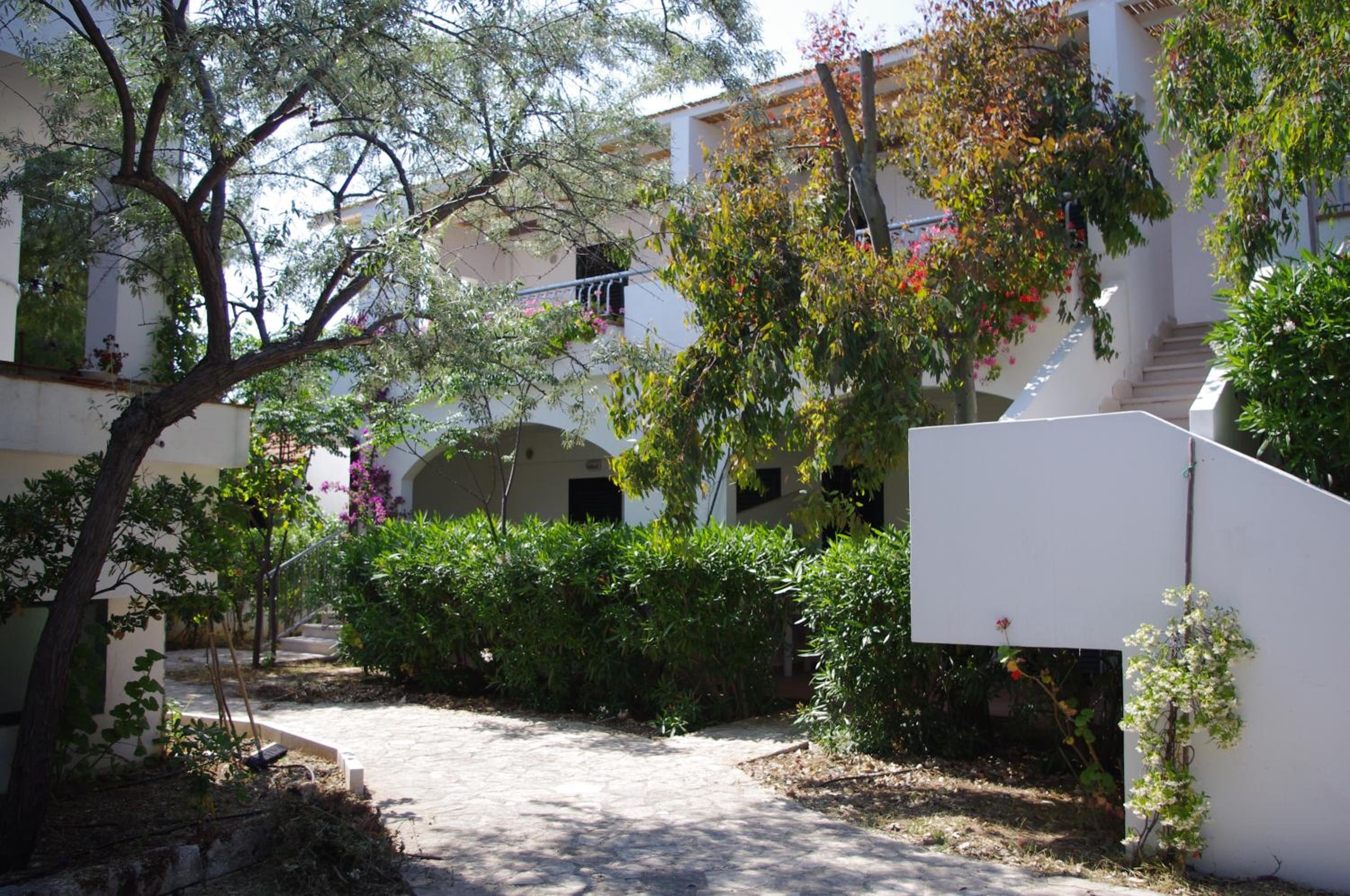 Baia Degli Aranci Suite & Apartments photo 2