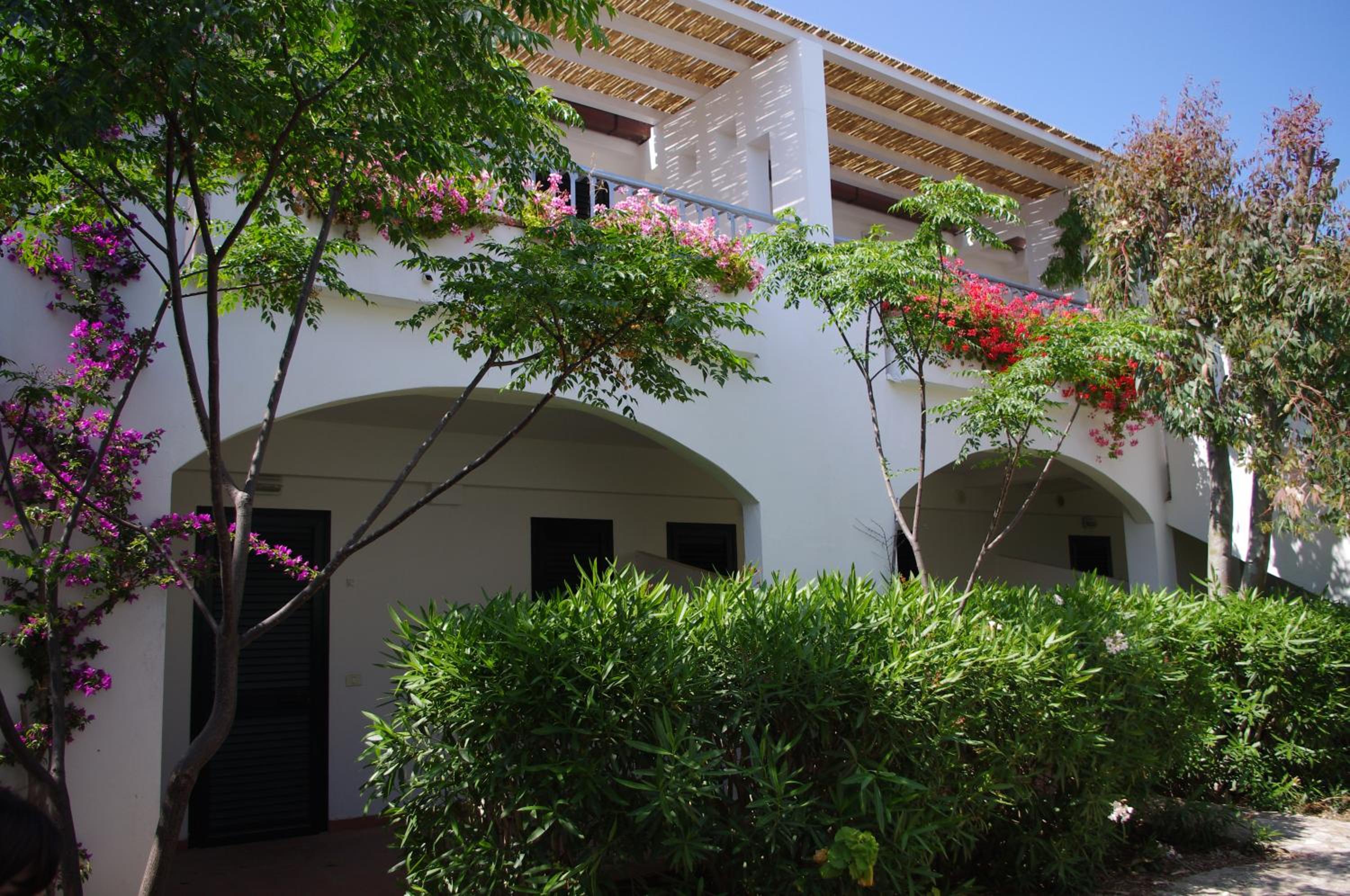 Baia Degli Aranci Suite & Apartments photo 3