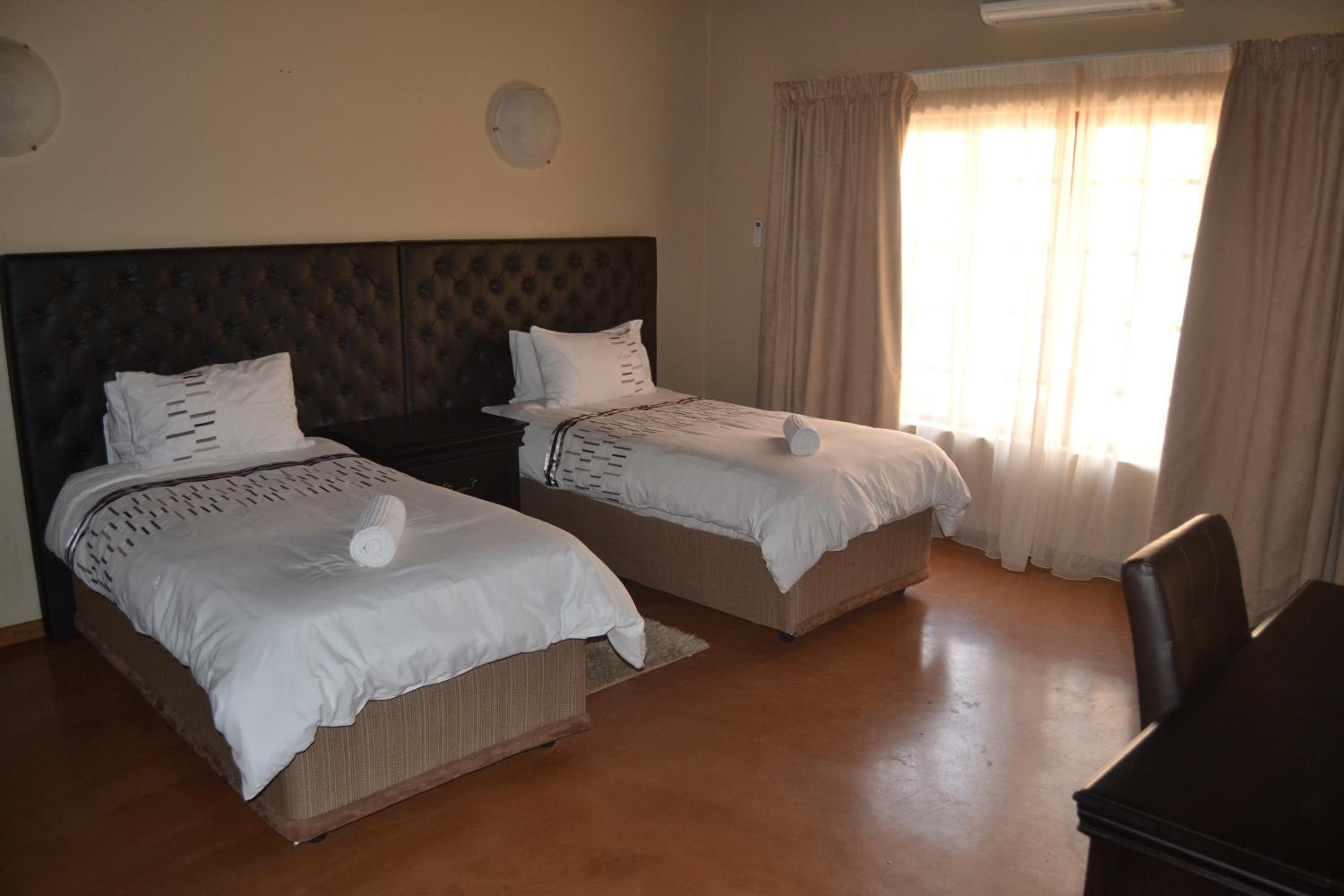 Thabaledi Game Lodge