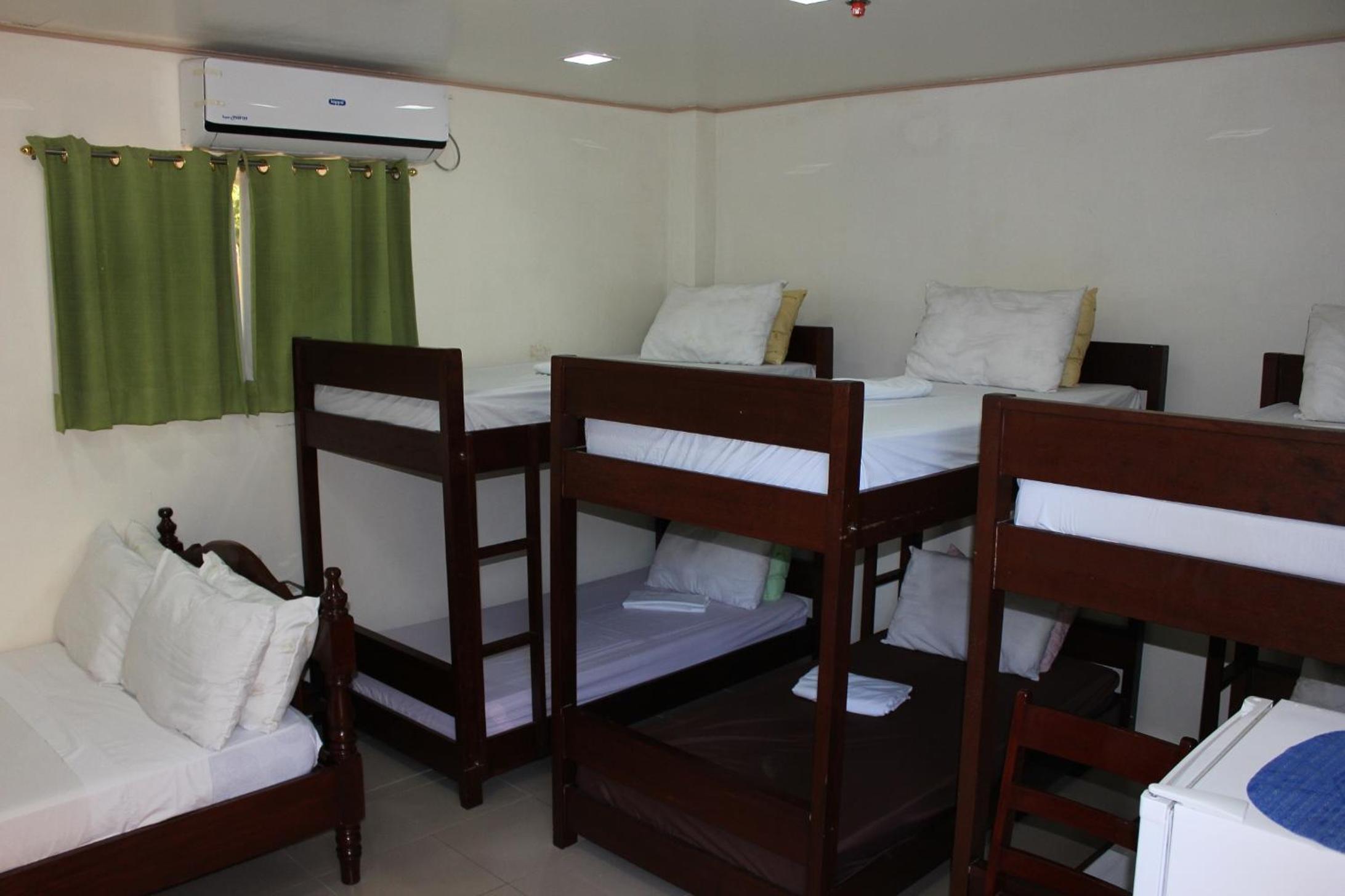 Blue Lagoon Inn & Suites