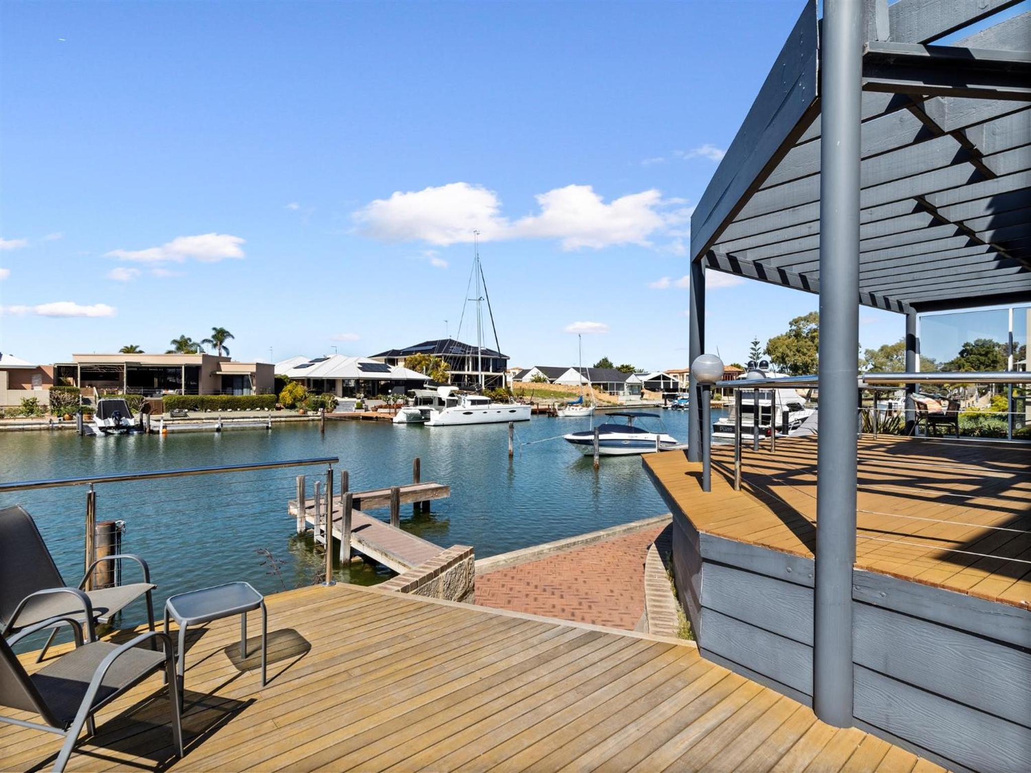 Private Jetty -Family & Pet Friendly