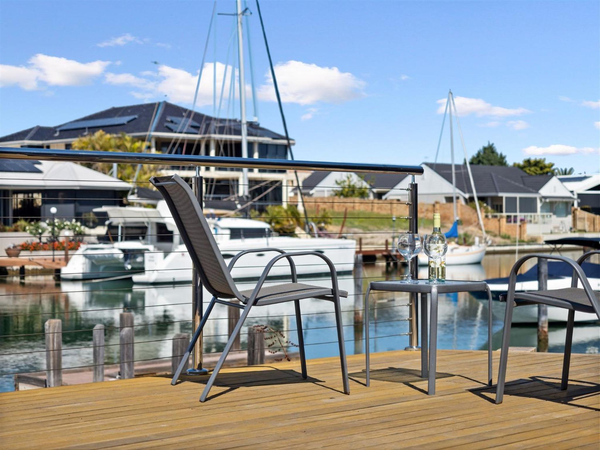 Private Jetty -Family & Pet Friendly