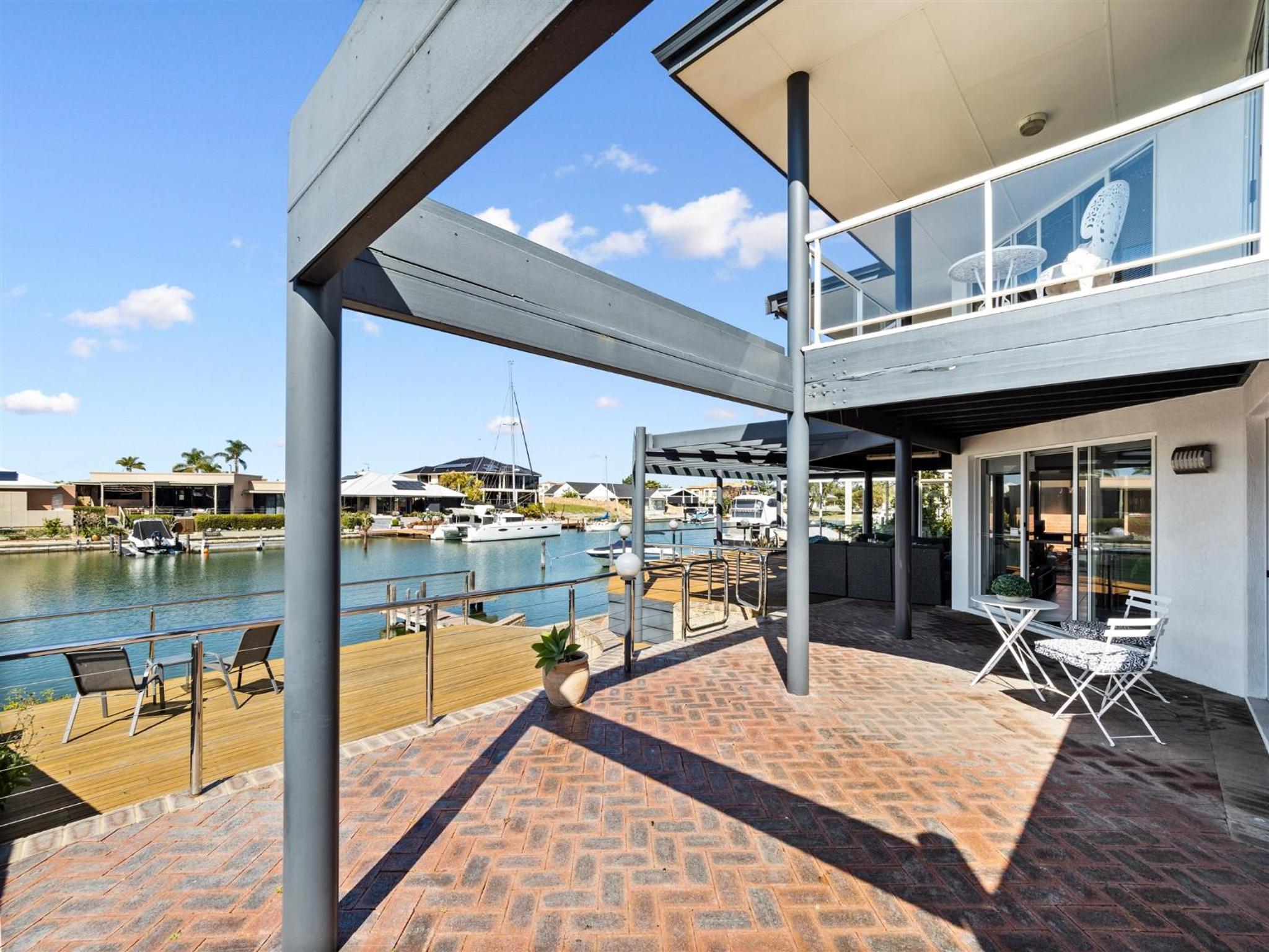 Private Jetty -Family & Pet Friendly