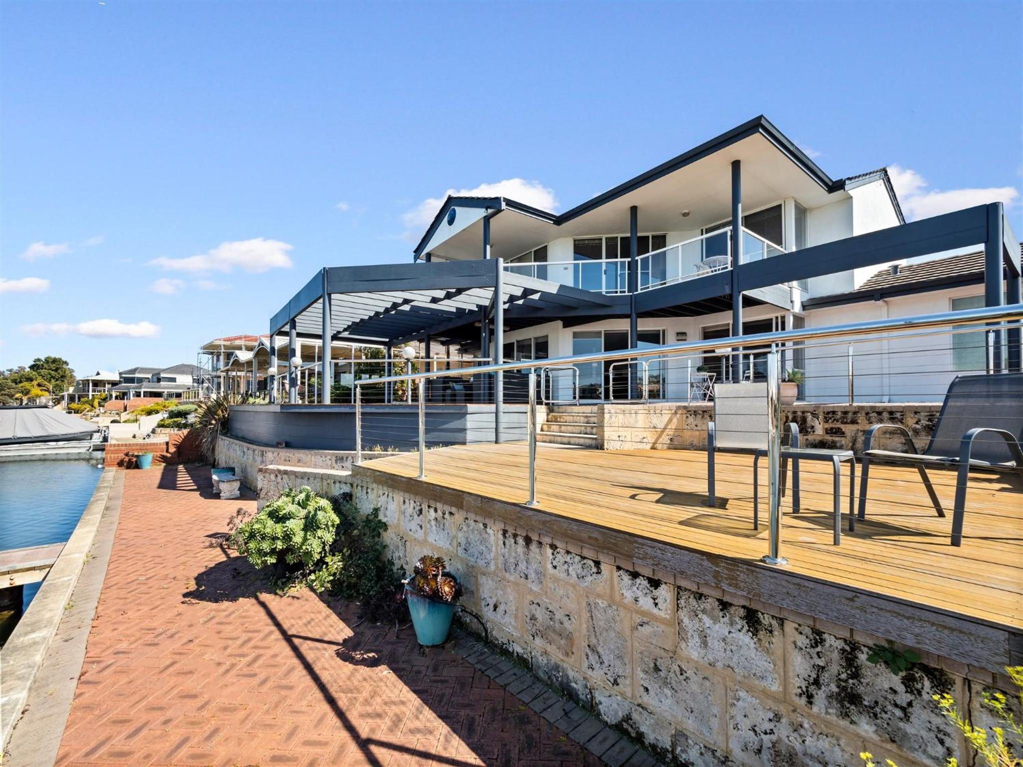 Private Jetty -Family & Pet Friendly