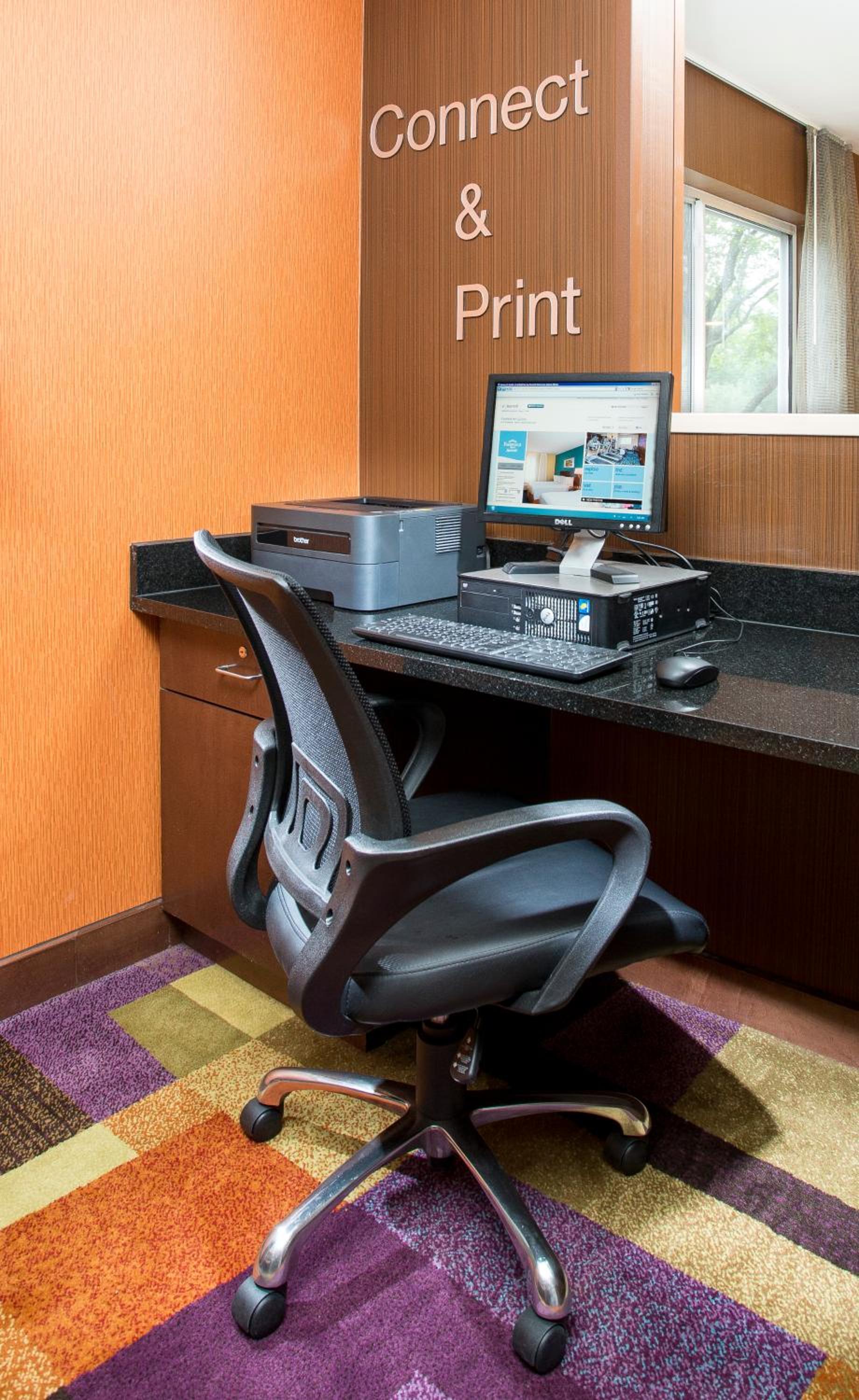 Quincy Vacations - Fairfield Inn  Suites by Marriott Quincy - Property Image 8