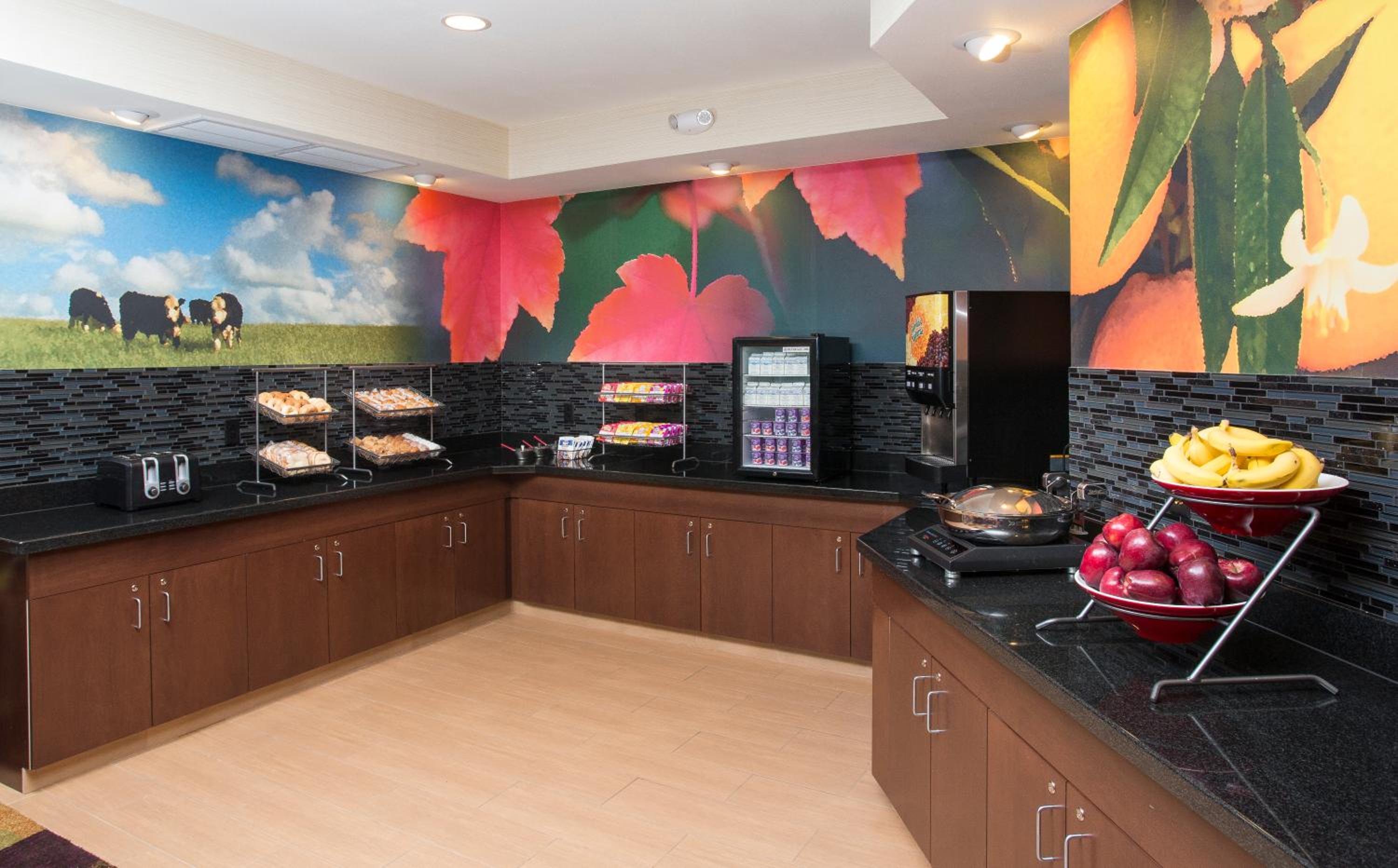 Quincy Vacations - Fairfield Inn  Suites by Marriott Quincy - Property Image 7