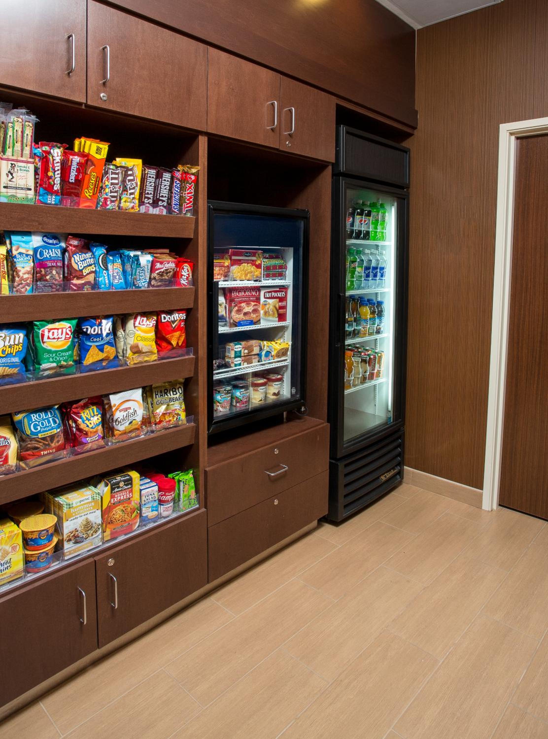 Quincy Vacations - Fairfield Inn  Suites by Marriott Quincy - Property Image 5