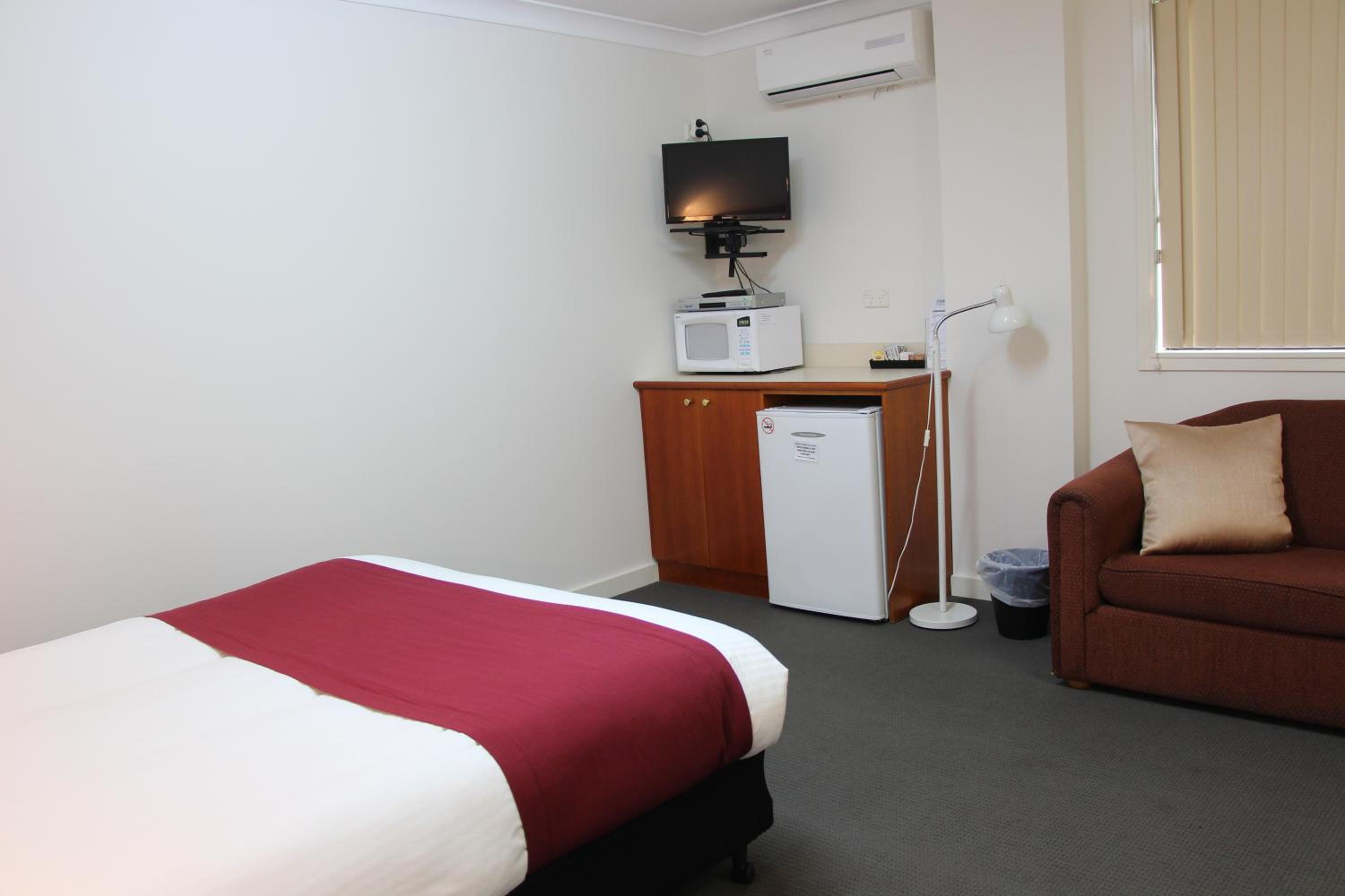 The Pioneer Way Motel