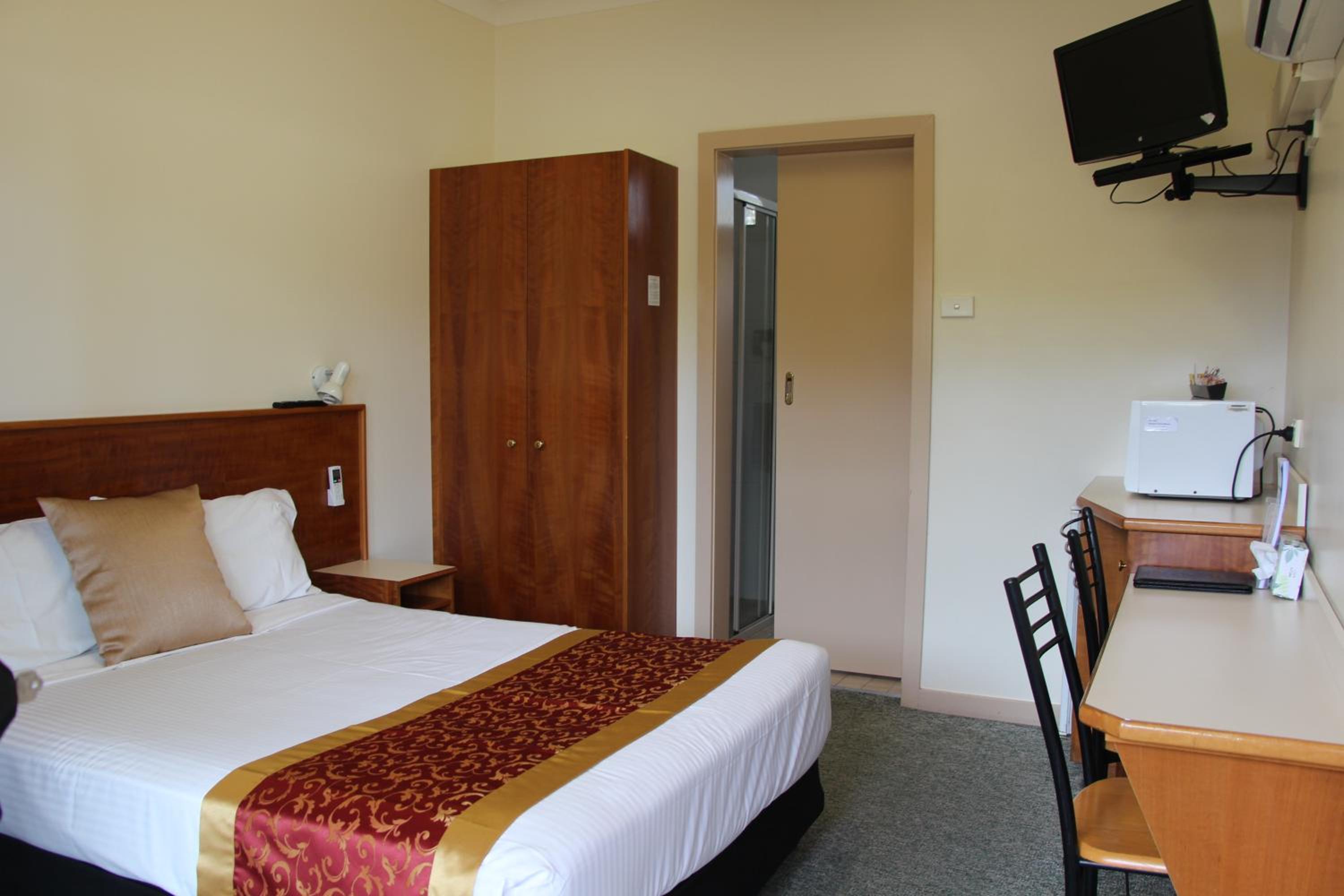 The Pioneer Way Motel