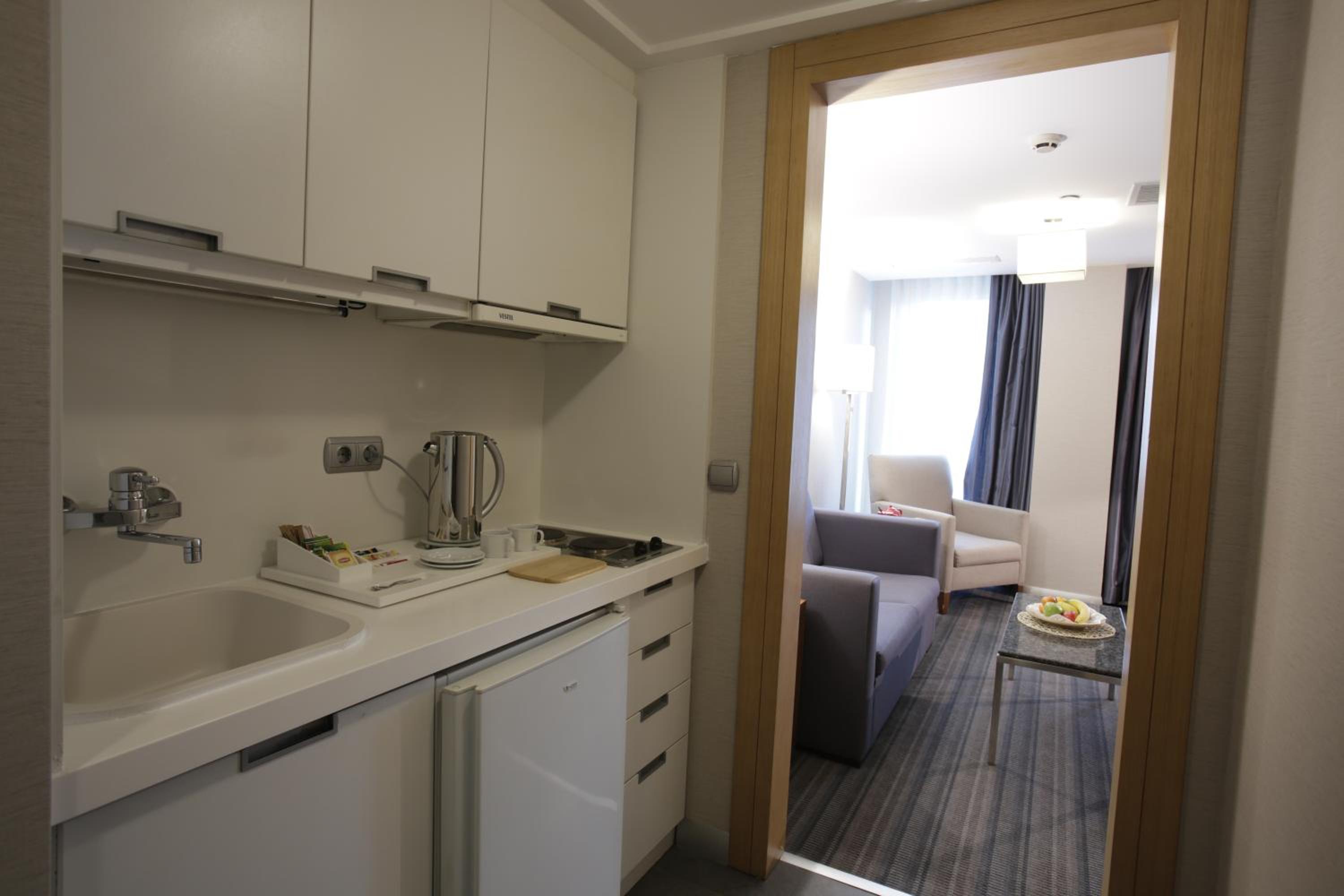 Housez Suites & Apartments Special Class - Image 28