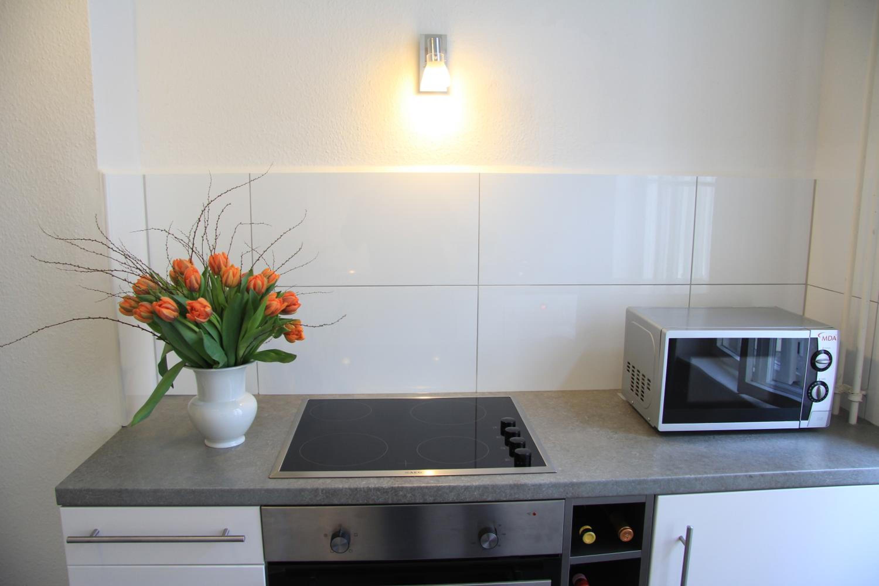 Nollendorf Apartments - 1 separate bedroom and 1 living room with sofa bed in Motzstraße