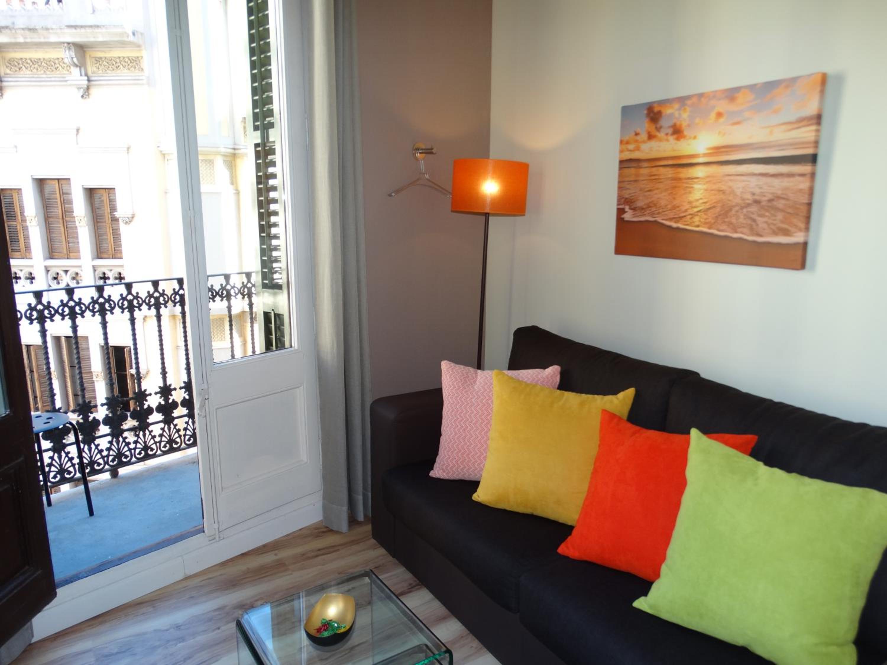 Feel at Sants Apartments