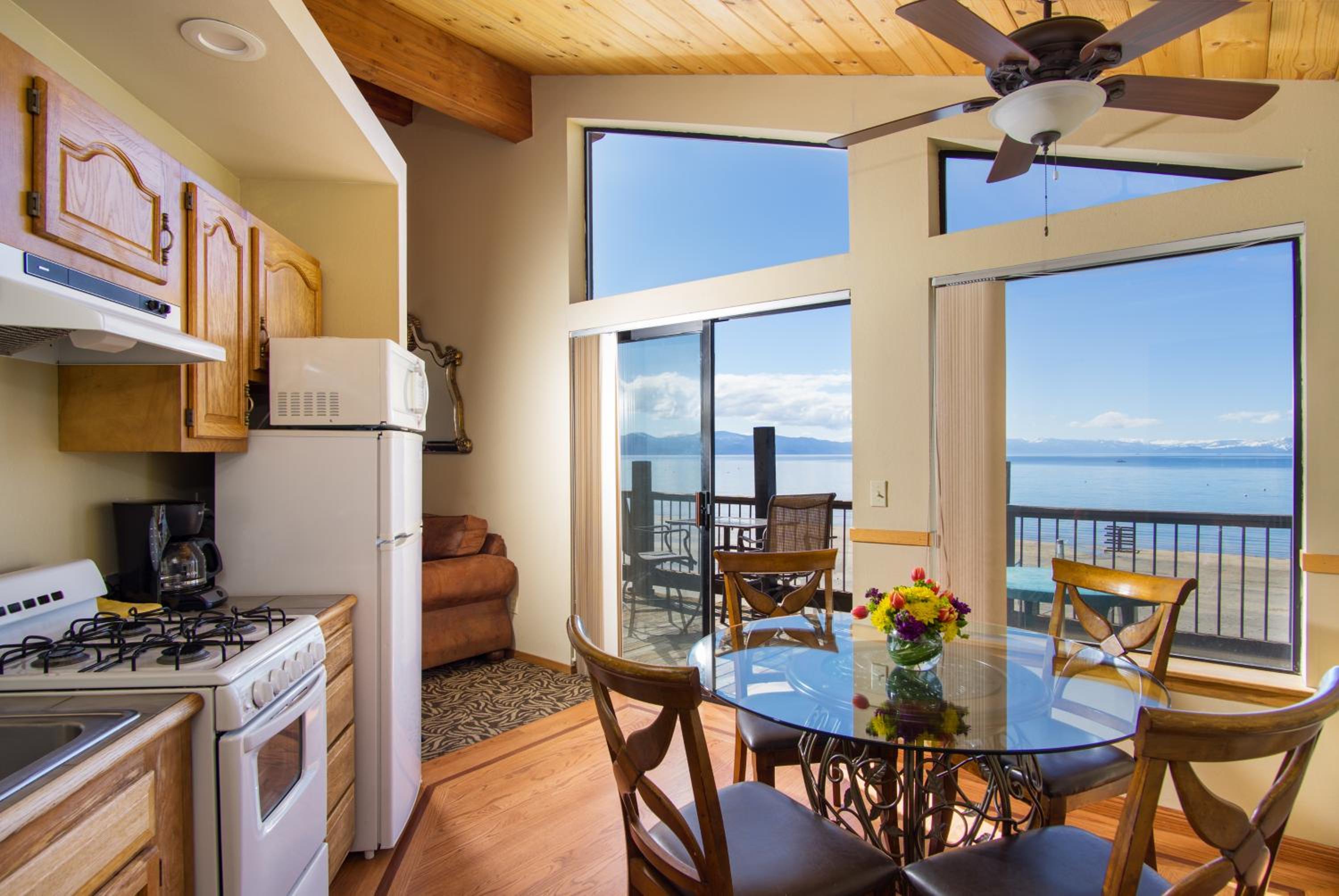 Mourelatos Lakeshore Resort - Property Image 35